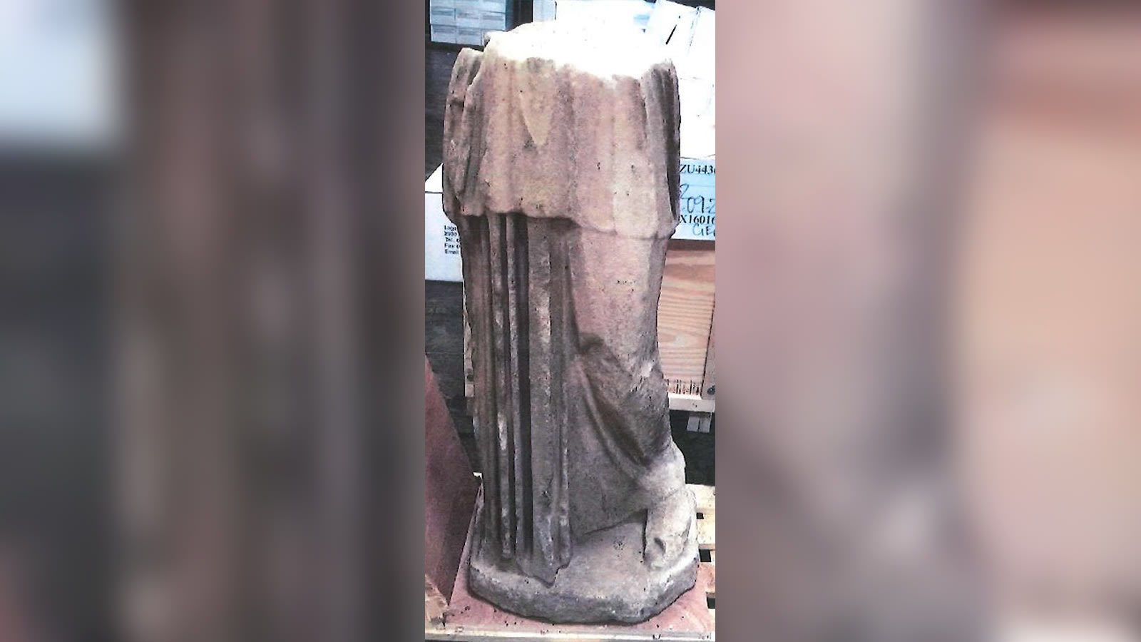 كيم كارداشيان تنفي شراء تمثال روماني قديم "منهوب" من إيطاليا