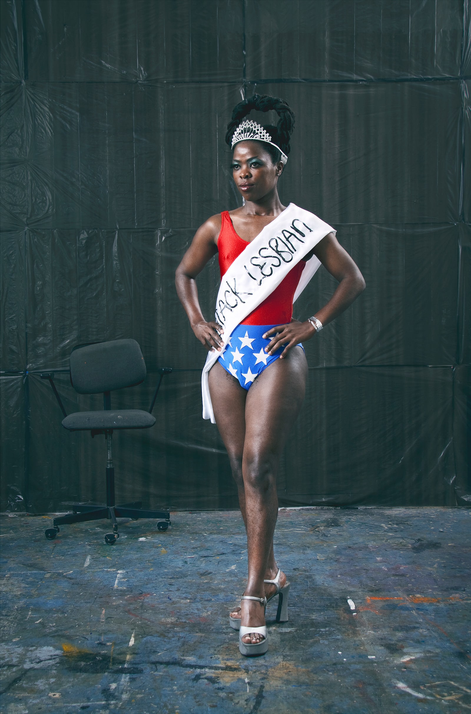 رأي راديكالي لمصورة بالجمال الأسود المثلي في حفلات تتويج ملكات الجمال في العالم