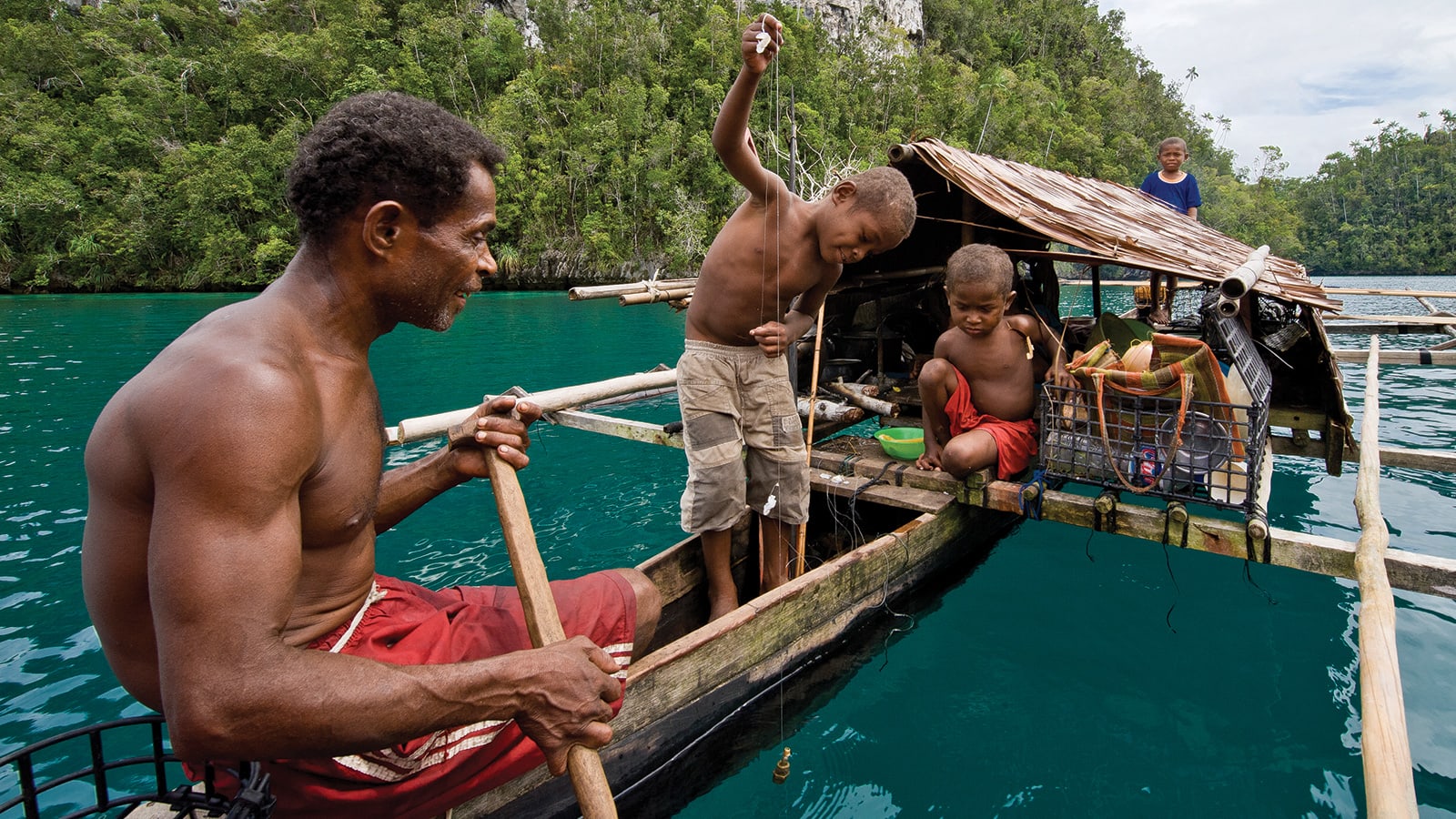 يُشار إليها بـ"الجنة الأخيرة على وجه الأرض".. هذه قصة جزر "راجا أمبات" في إندونيسيا