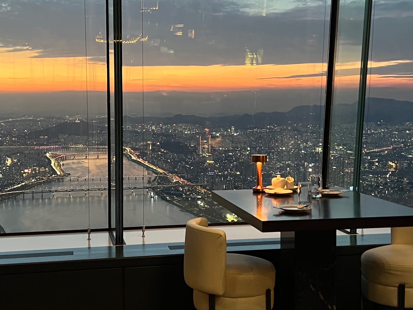 على ارتفاع ألفي قدم تقريبًا.. تجربة طعام ساحرة في أعلى مطعم بكوريا الجنوبية