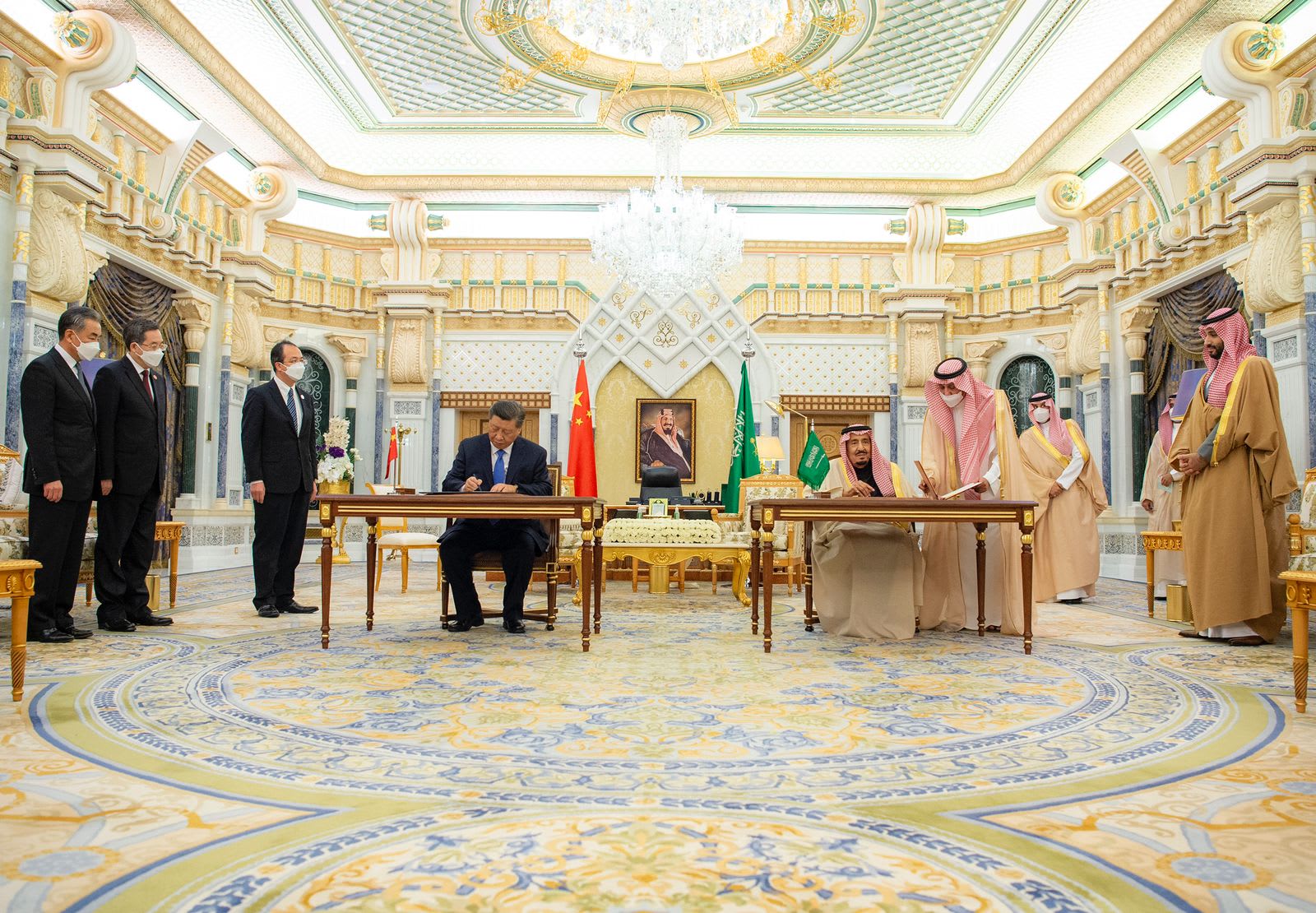 العاهل السعودي الملك سلمان بن عبدالعزيز والرئيس الصيني شي جين بينغ