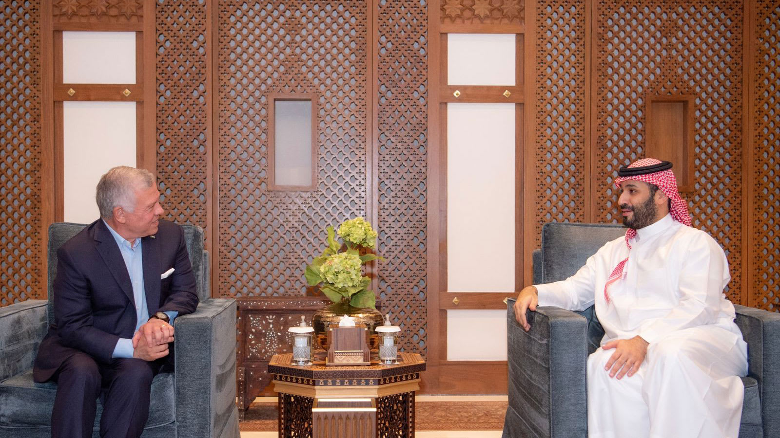محمد بن سلمان يستضيف الملك عبدالله الثاني على مائدة سحور في جدة