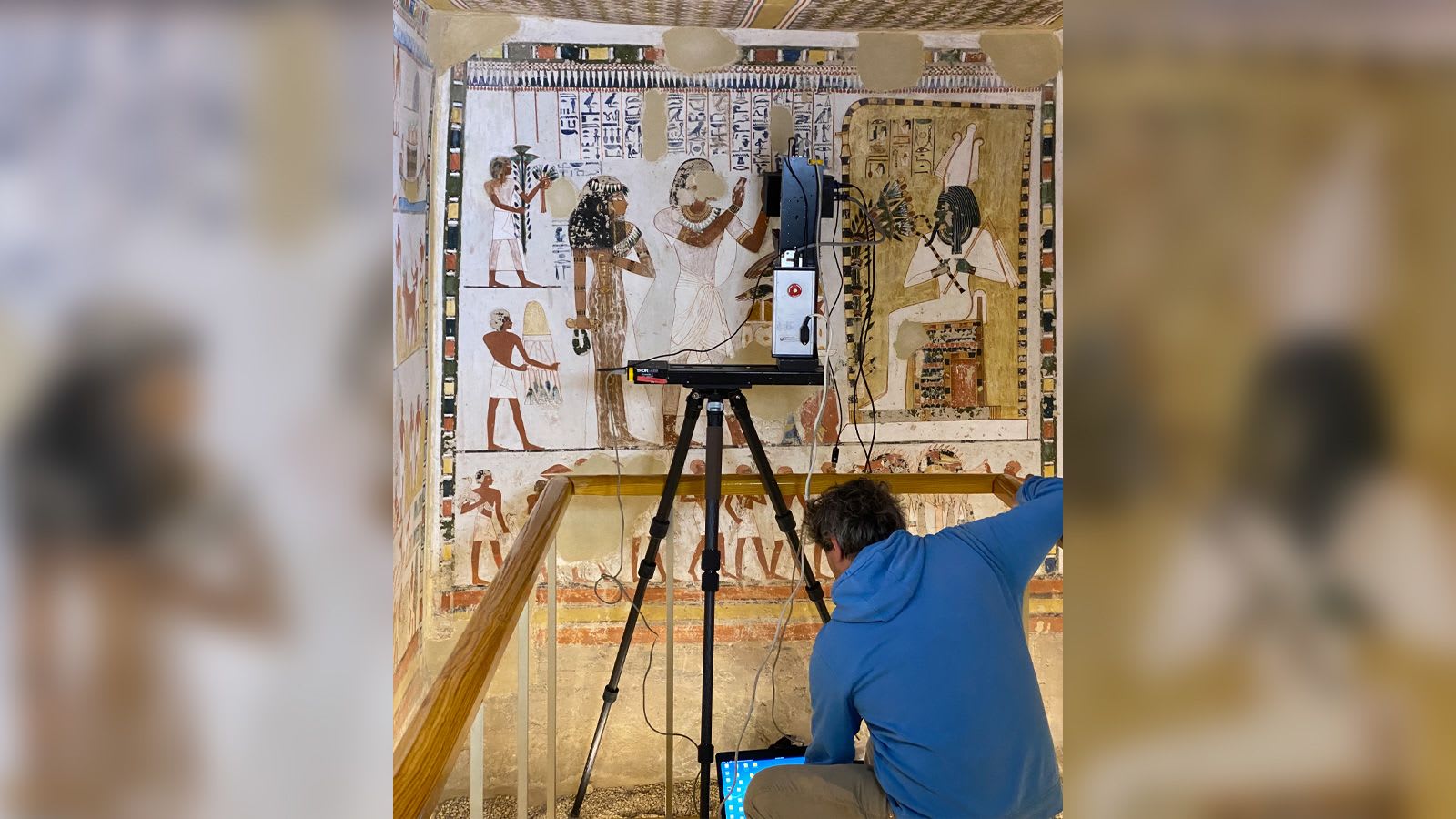 تقنية حديثة تكشف تفاصيل خفية في لوحتين مصريتين قديمتين