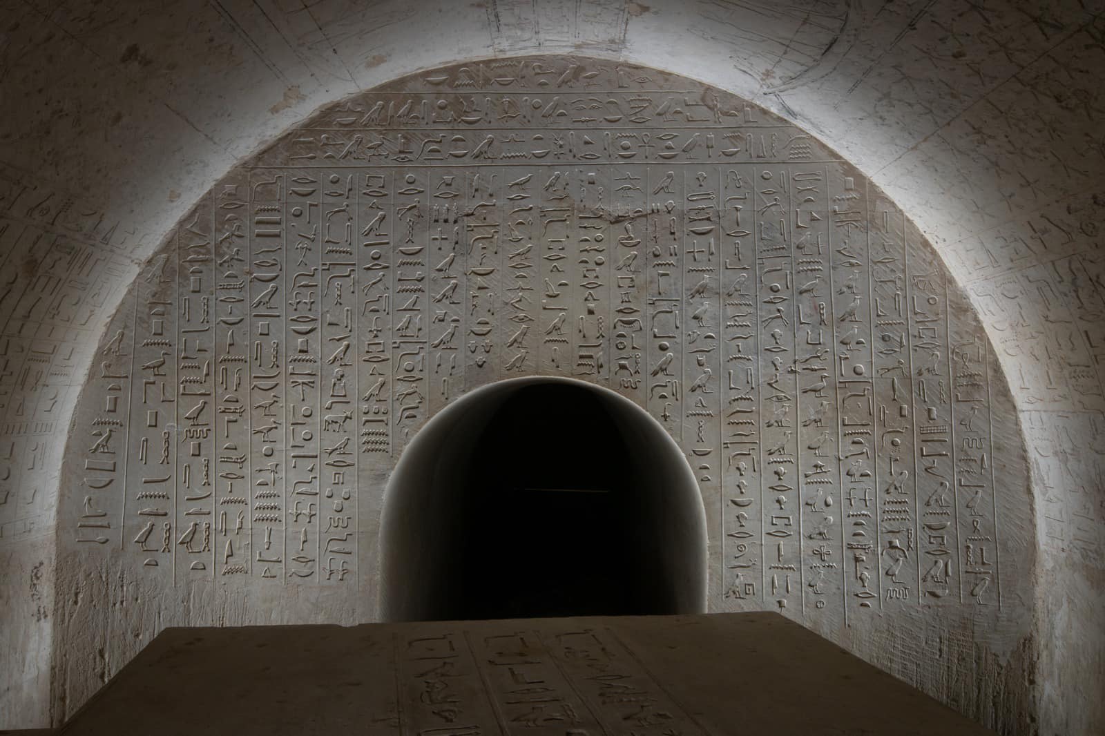 العثور على مقبرة أثرية لكاتب ملكي في مصر..ما الأسرار التي تكشفها؟ 