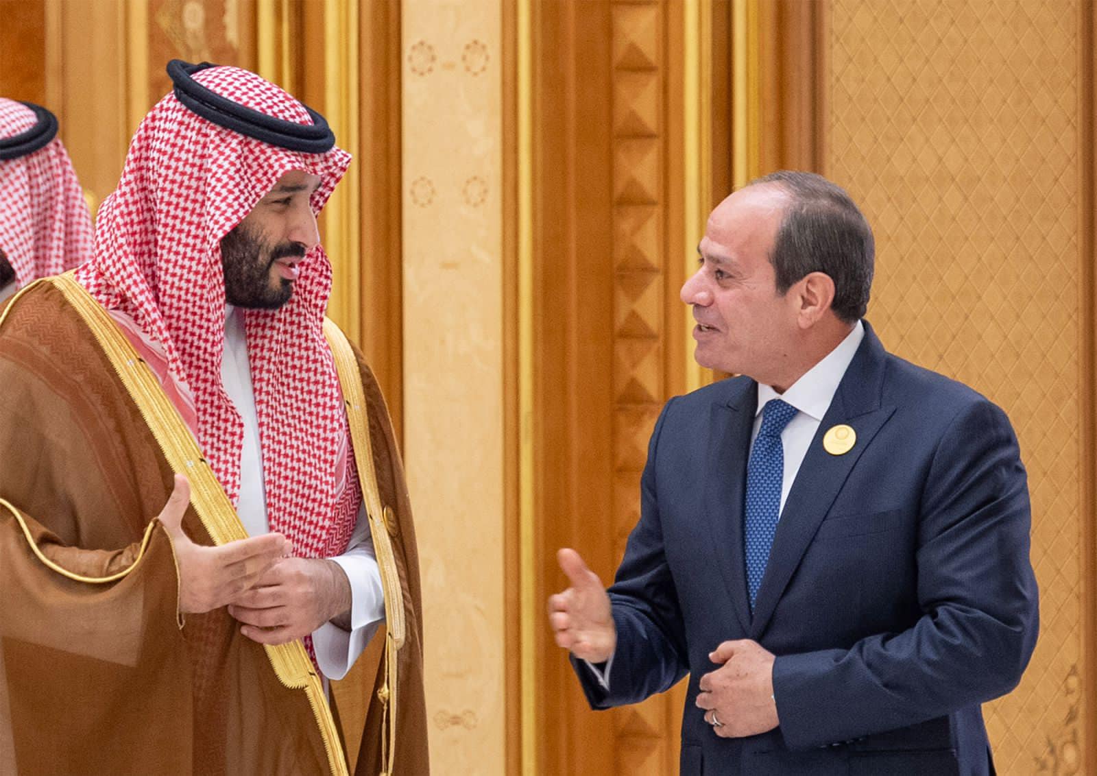 الرئيس المصري خلال اجتماعه مع ولي العهد السعودي في الرياض، السبت، 11 نوفمبر/ تشرين الثاني 2023.