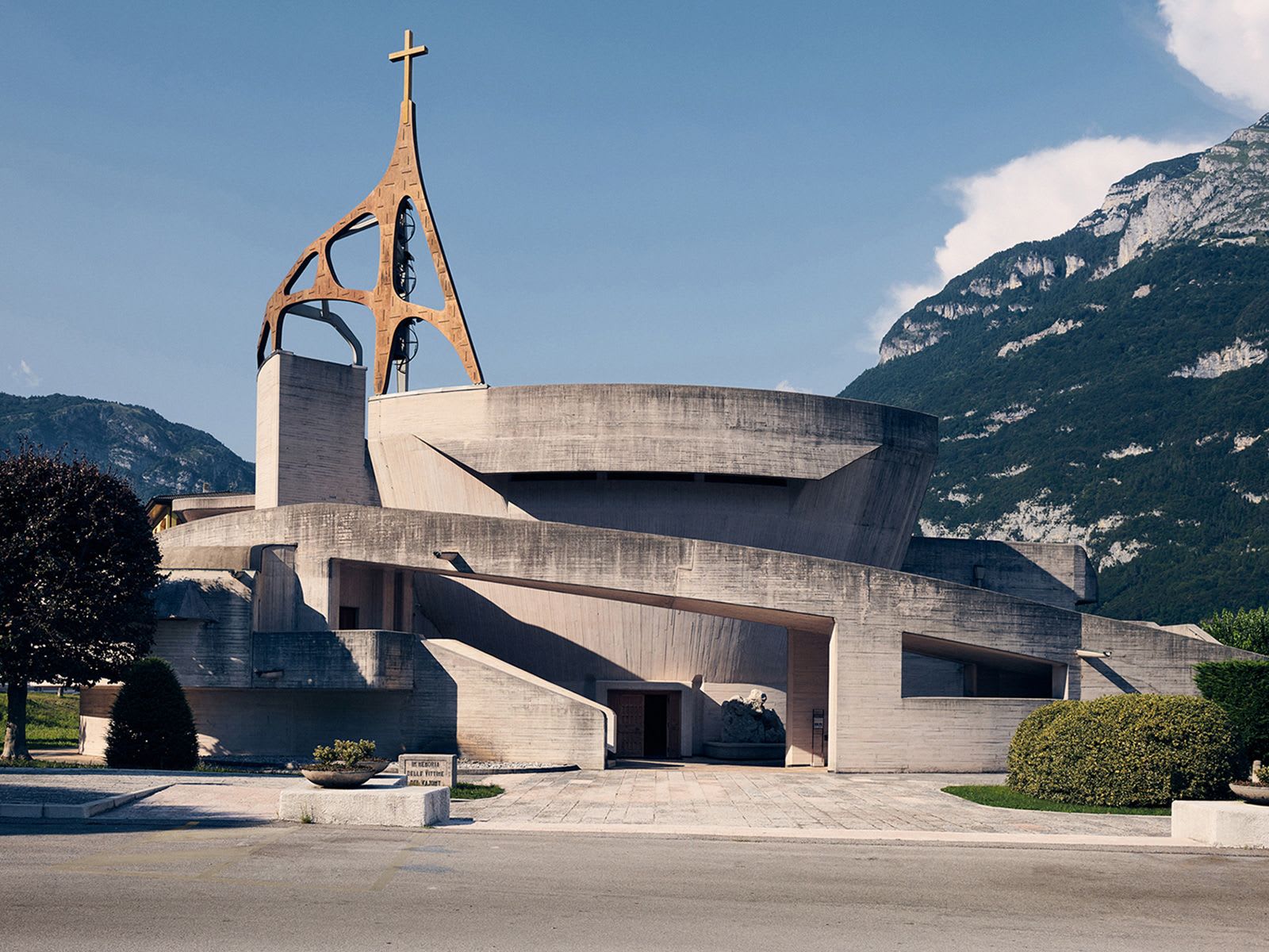 كنائس العمارة الحديثة