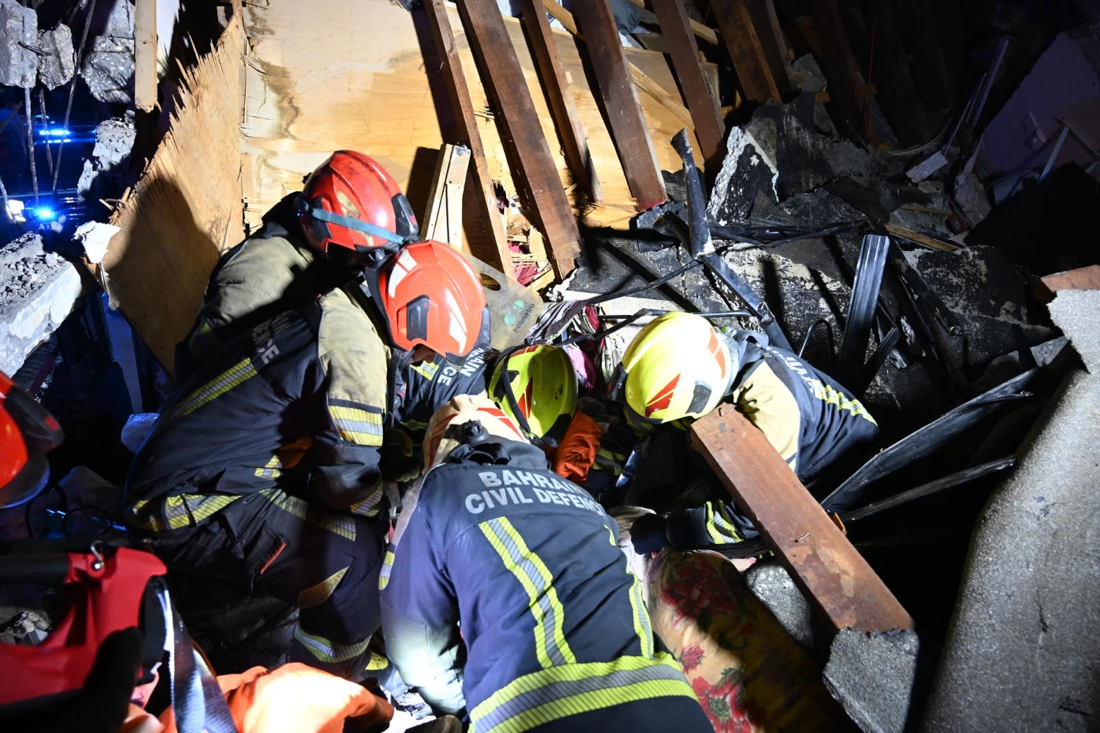 البحرين.. كارثة انهيار مبنى عراد بعد انفجار أسطوانة غاز .. إليكم ما نعلمه