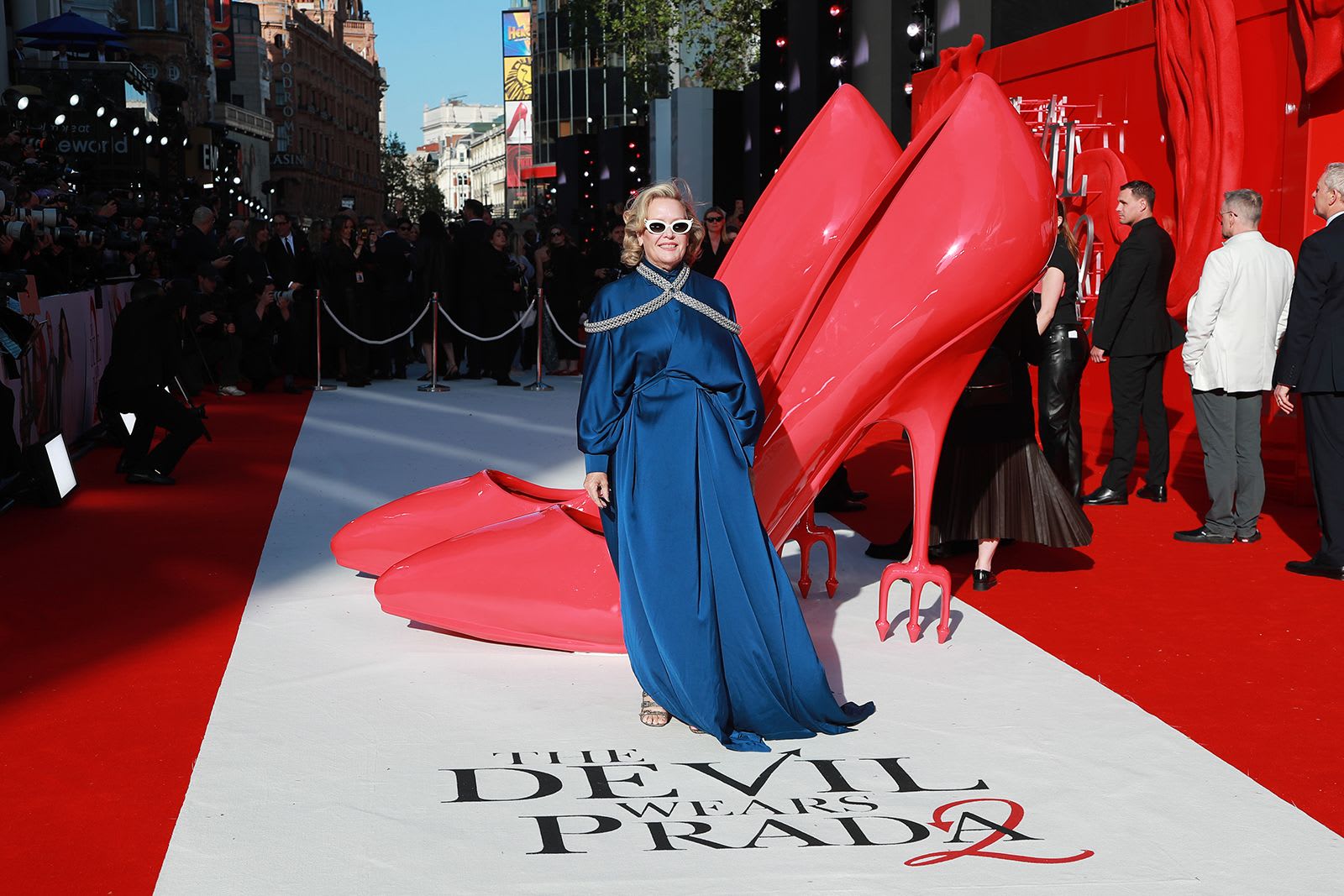 مولي روجرز، مصممة أزياء فيلم “The Devil Wears Prada 2”، خلال حضورها العرض الأول للفيلم في لندن بتاريخ 22 أبريل (نيسان) 2026.