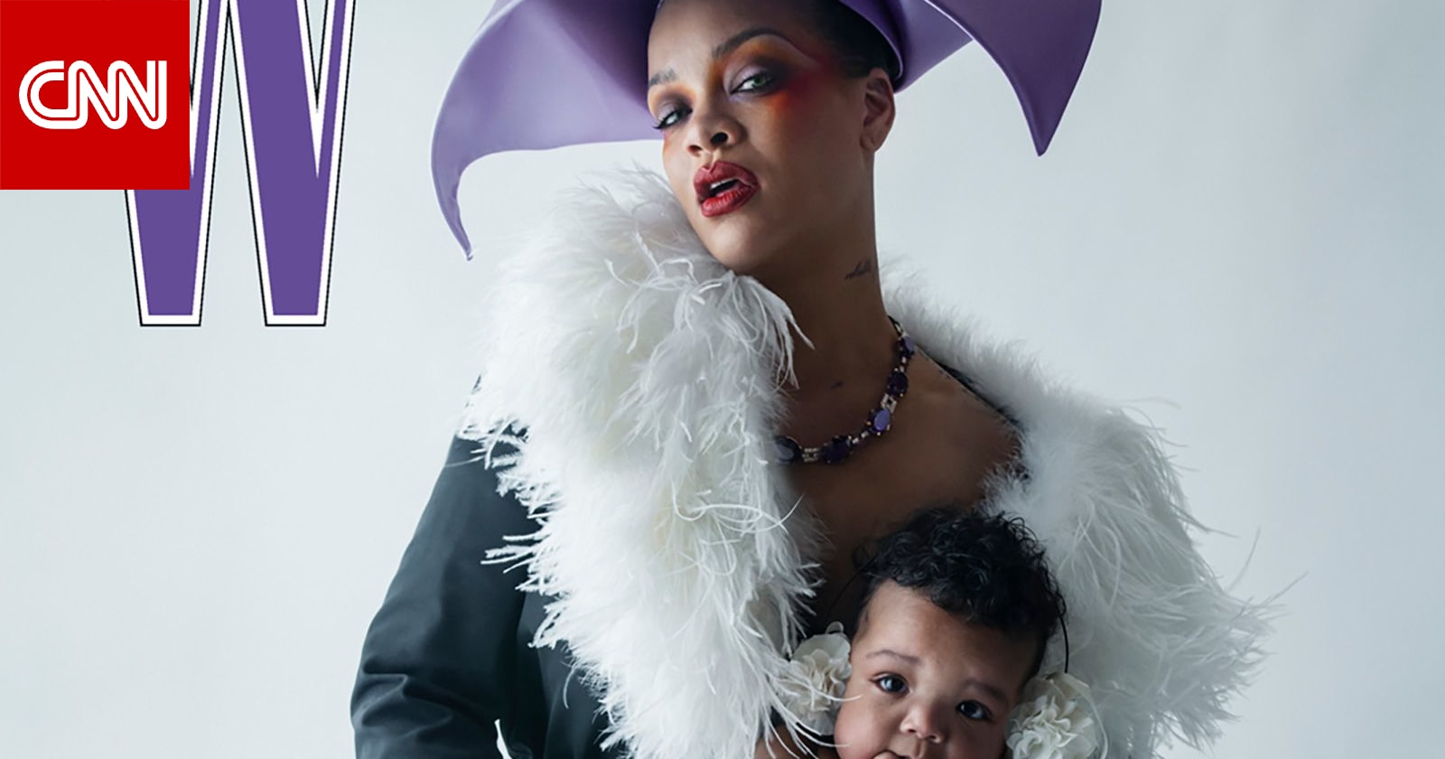 أول حفاض أطفال يتحوّل إلى قطعة كوتور.. طفلة ريانا تخطف الأضواء من والدتها