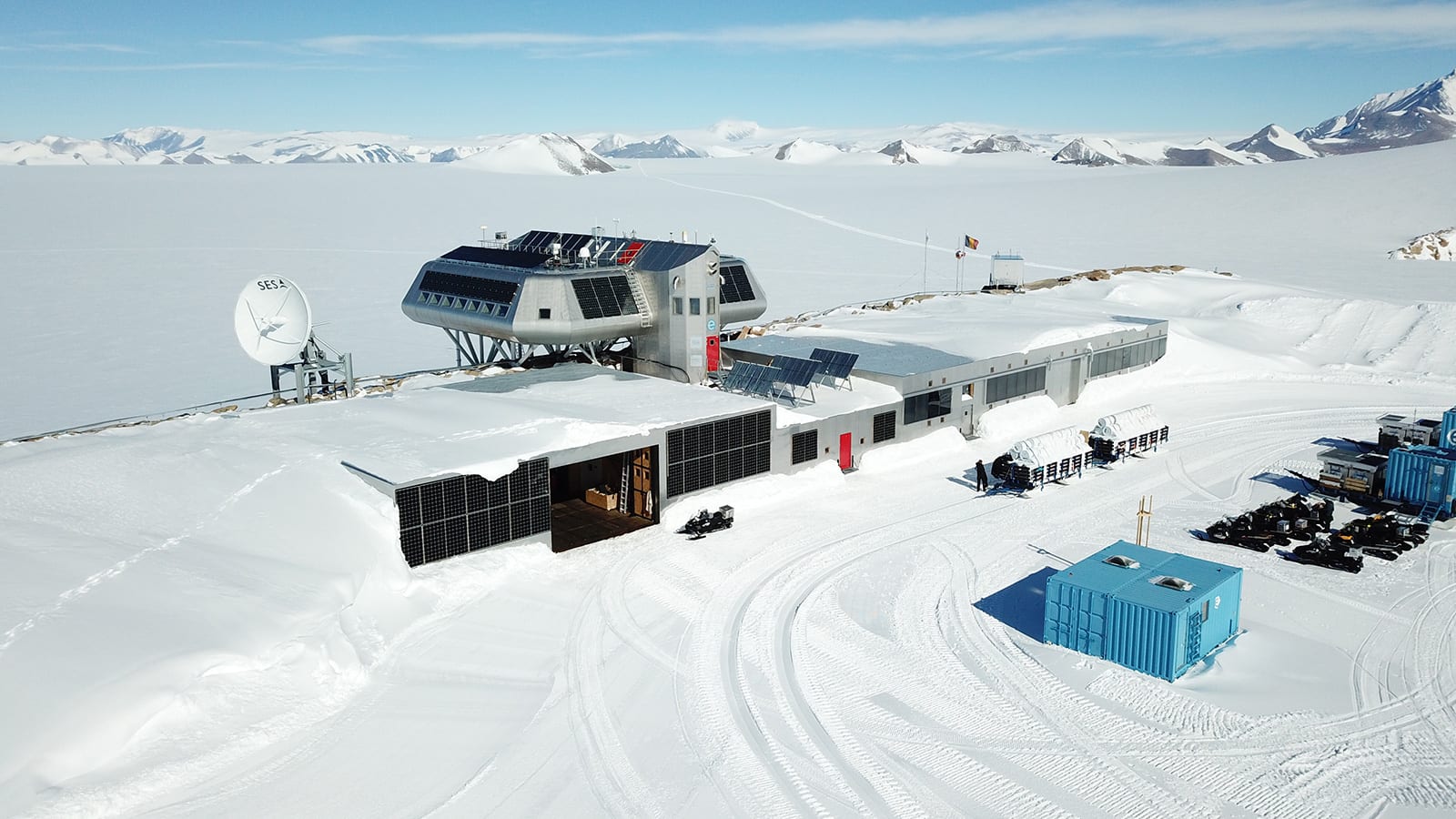 كاميرا "درون" ترصد انفصال كتلة جليدية بحجم لندن عن القارة القطبية الجنوبية