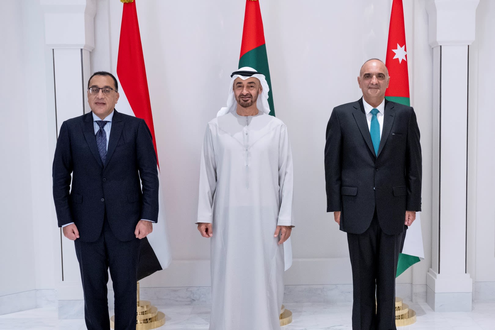محمد بن زايد يستقبل رئيسي وزراء مصر والأردن قبيل الإعلان عن الشراكة الصناعية بين الدول الثلاث