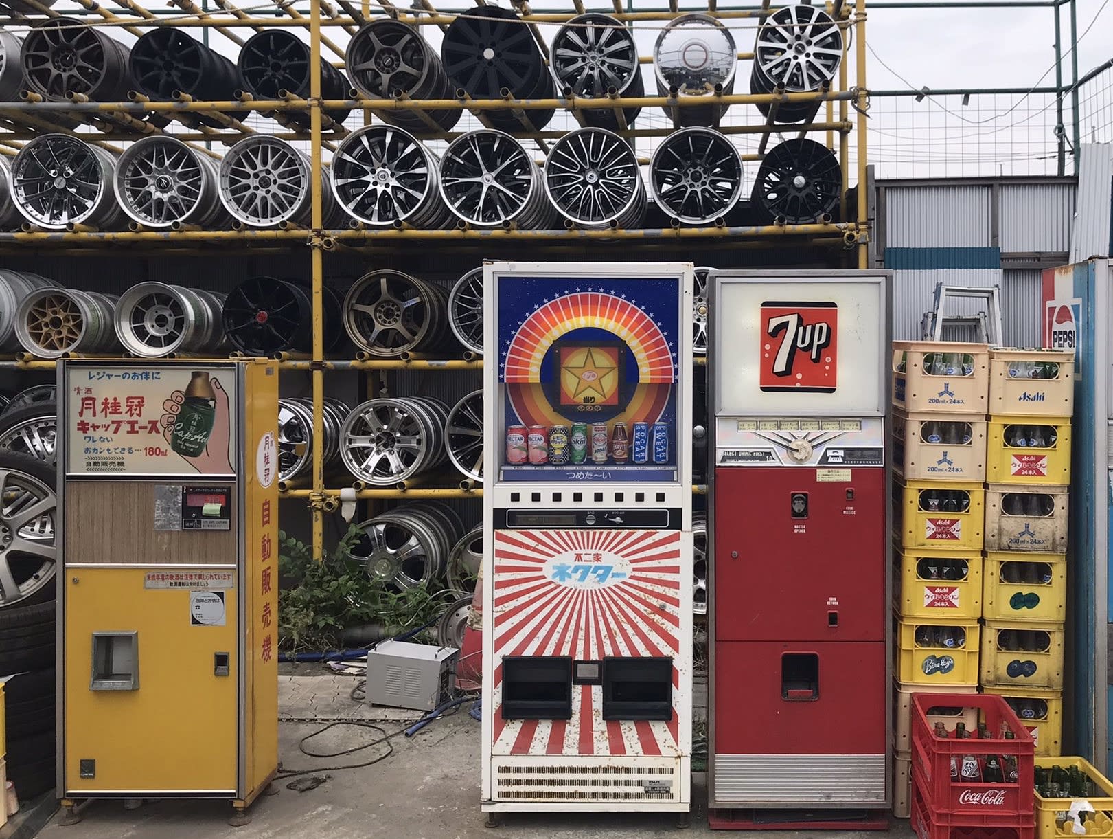 هذه البلدة اليابانية الصغيرة عبارة عن جنة لآلات البيع العتيقة
