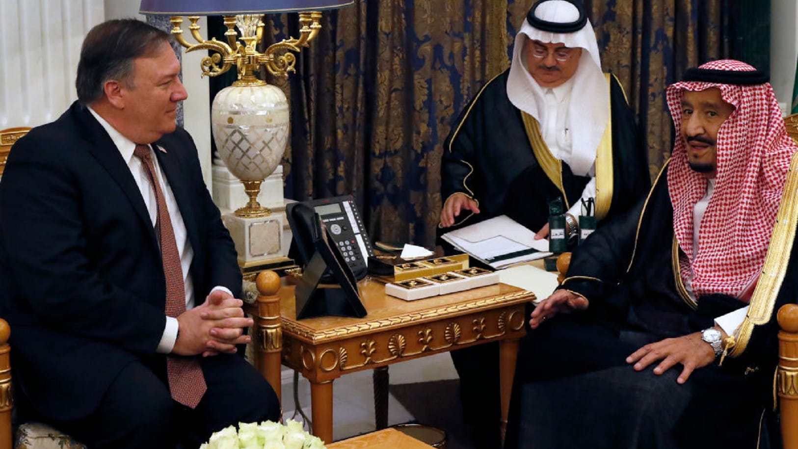 الملك سلمان يلتقي وزير الخارجية الأمريكي في الرياض