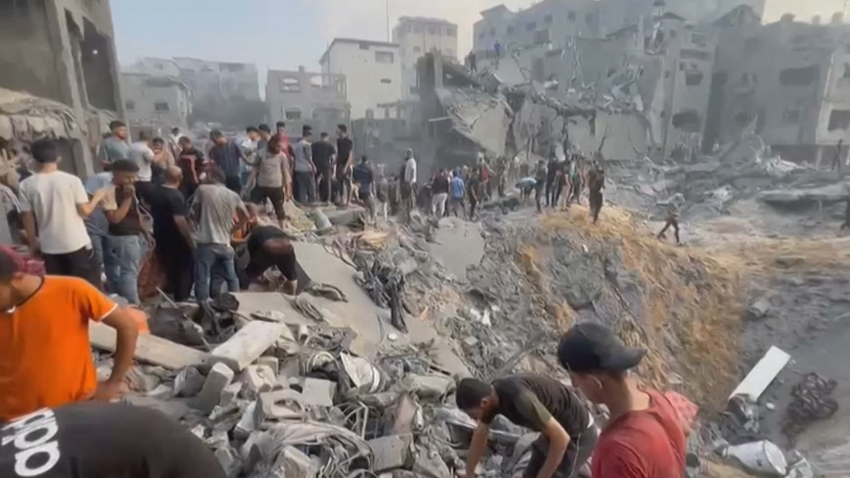 عائلات مذعورة ومرضى لا يمكنهم الفرار.. شاهد كيف تبدو "المرحلة الثانية" لحرب غزة