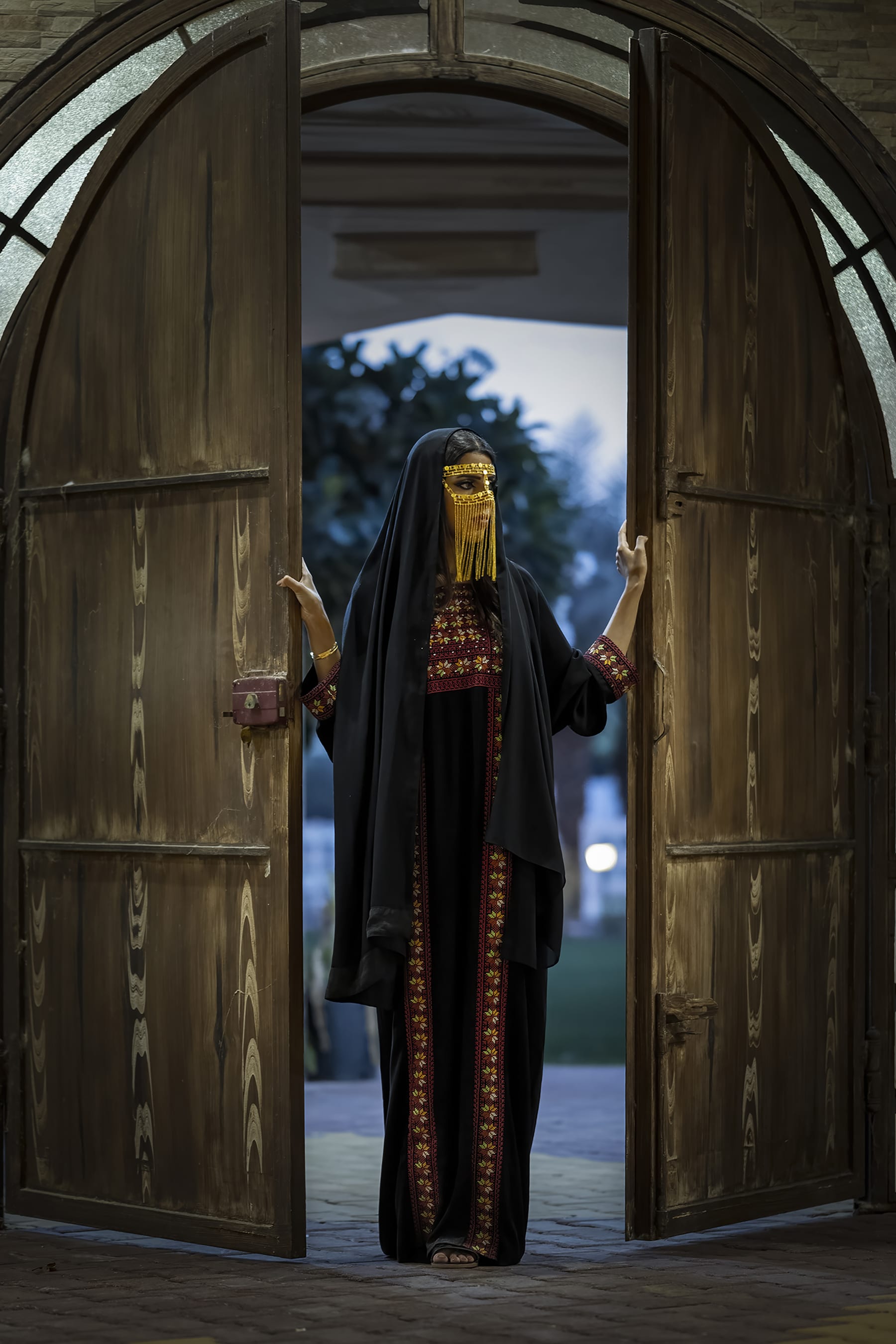 مصور سعودي يرصد أصالة وعراقة الأزياء التقليدية للمرأة السعودية