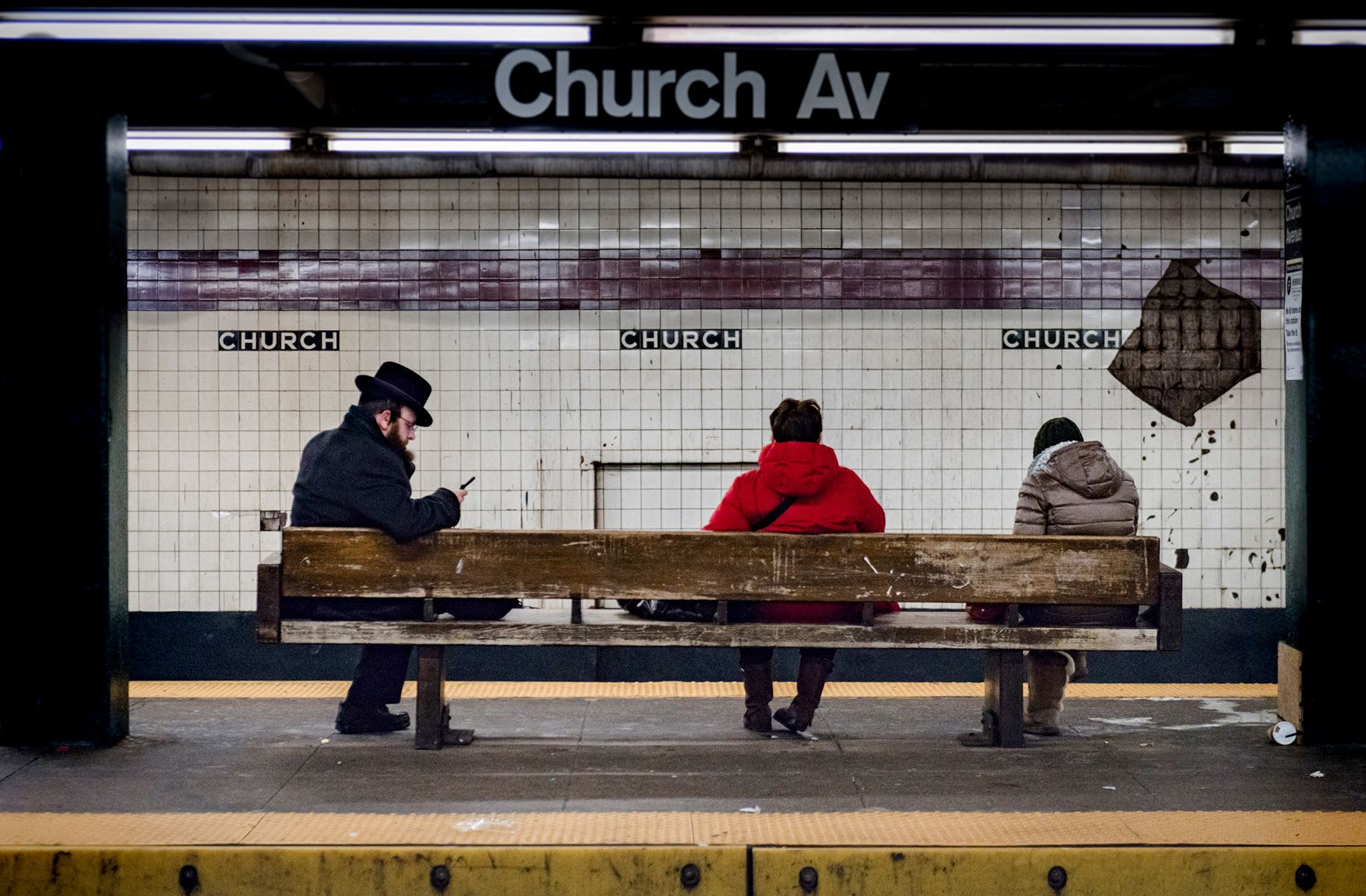أكثر من 8 آلاف صورة..أمريكية توثق جميع محطات مترو نيويورك