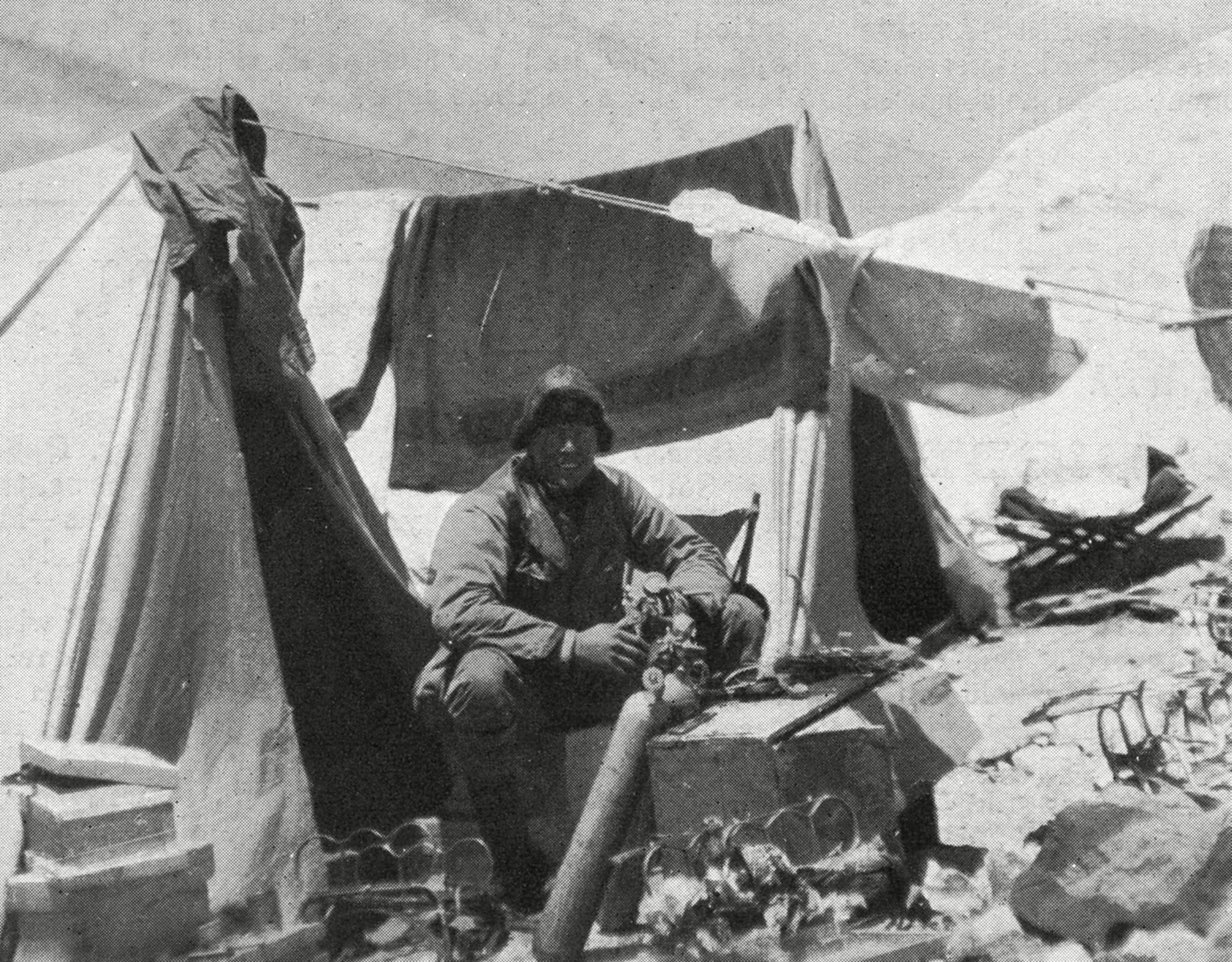 100 عام على اختفاء متسلقين على جبل إيفرست