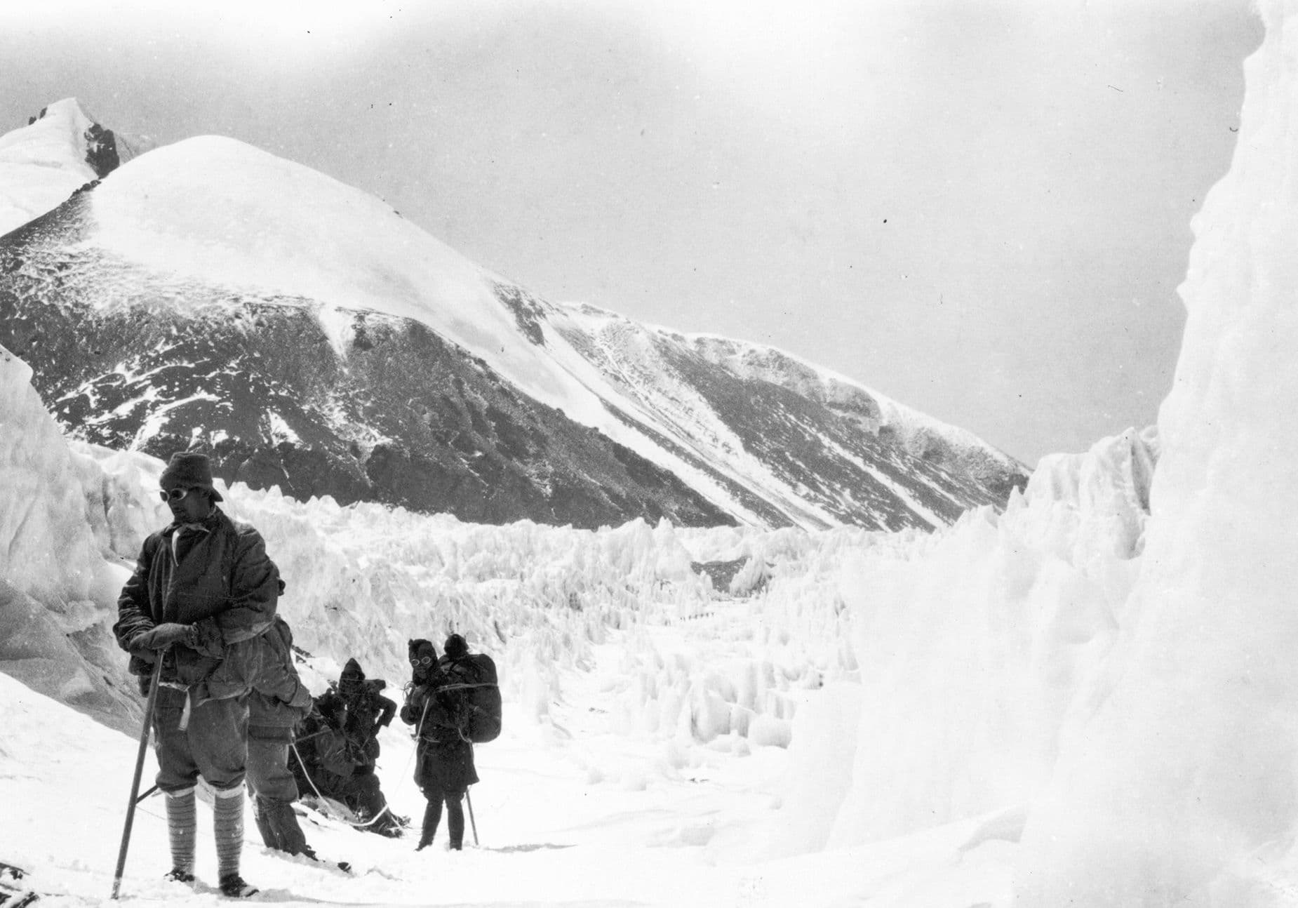 100 عام على اختفاء متسلقين على جبل إيفرست
