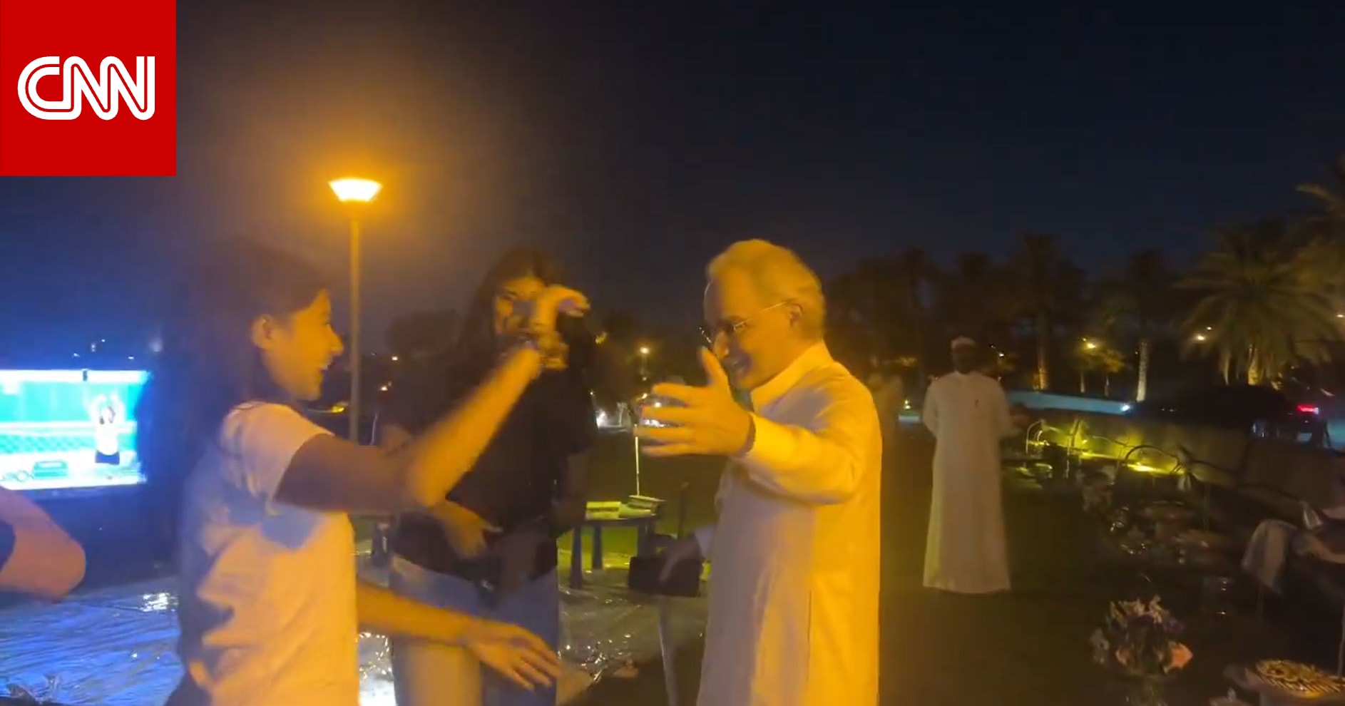 السعودية.. الأمير الوليد بن طلال يثير تفاعلا بفيديو وتعليقات تطلب صفقات لنادي الهلال