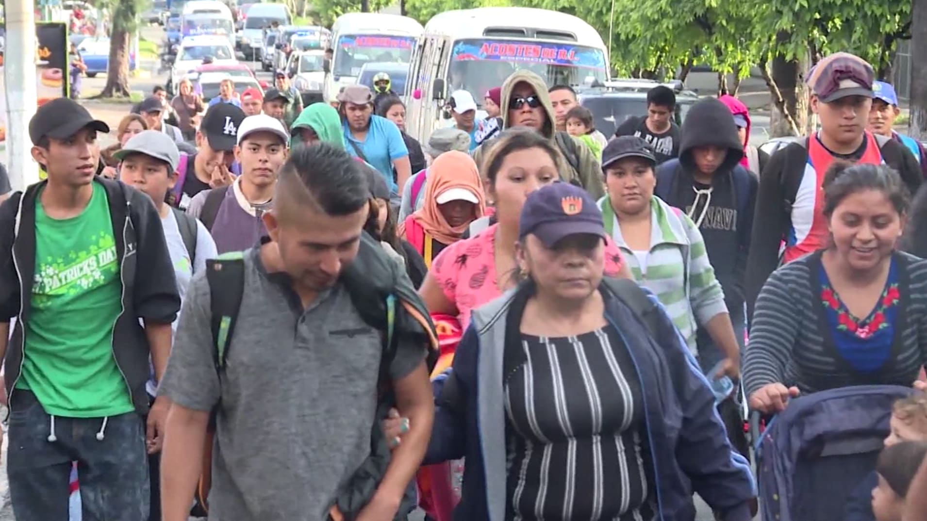 "الجيش بانتظاركم".. نشر 5200 جندي أمريكي على حدود المكسيك لصد مهاجرين