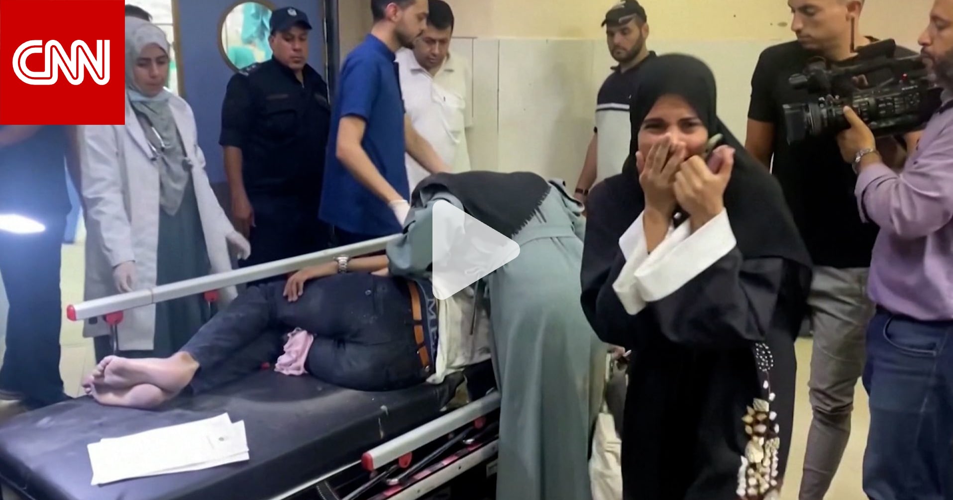 لحظات مؤلمة.. انهيار ثاني أكبر مستشفى في غزة بظل القصف الإسرائيلي