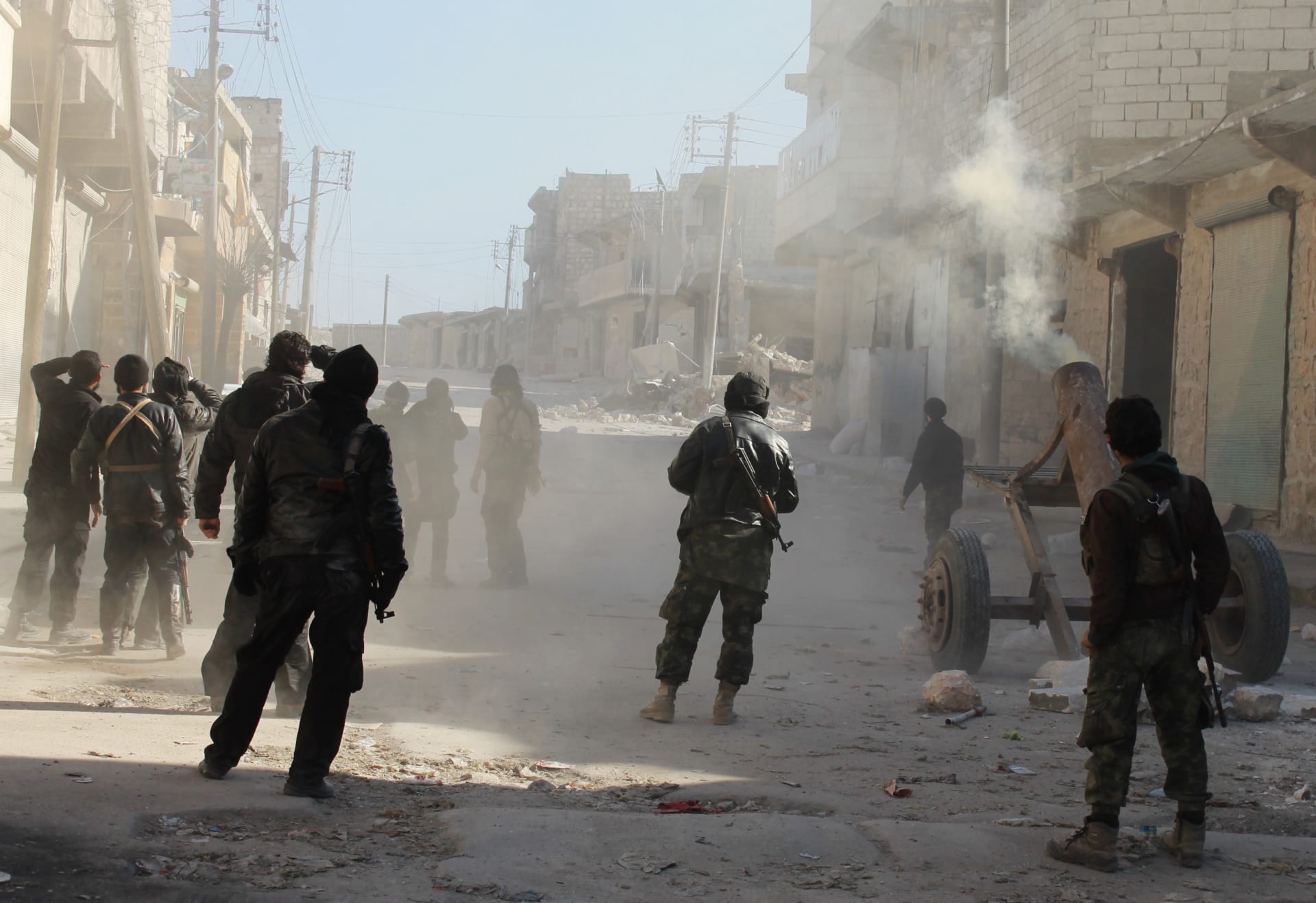 المرصد: مقتل مدير إدارة الدفاع الجوي بالجيش السوري بالاشتباكات مع "النصرة"