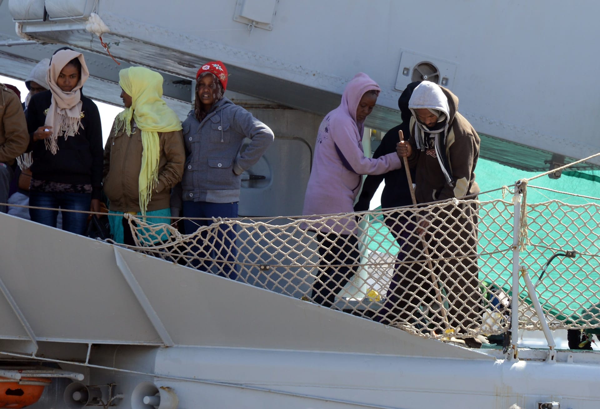 عملية بحث واسعة لقوات مالطا وإيطاليا بعد انقلاب مركب يقل 650 لاجئا قبالة سواحل ليبيا