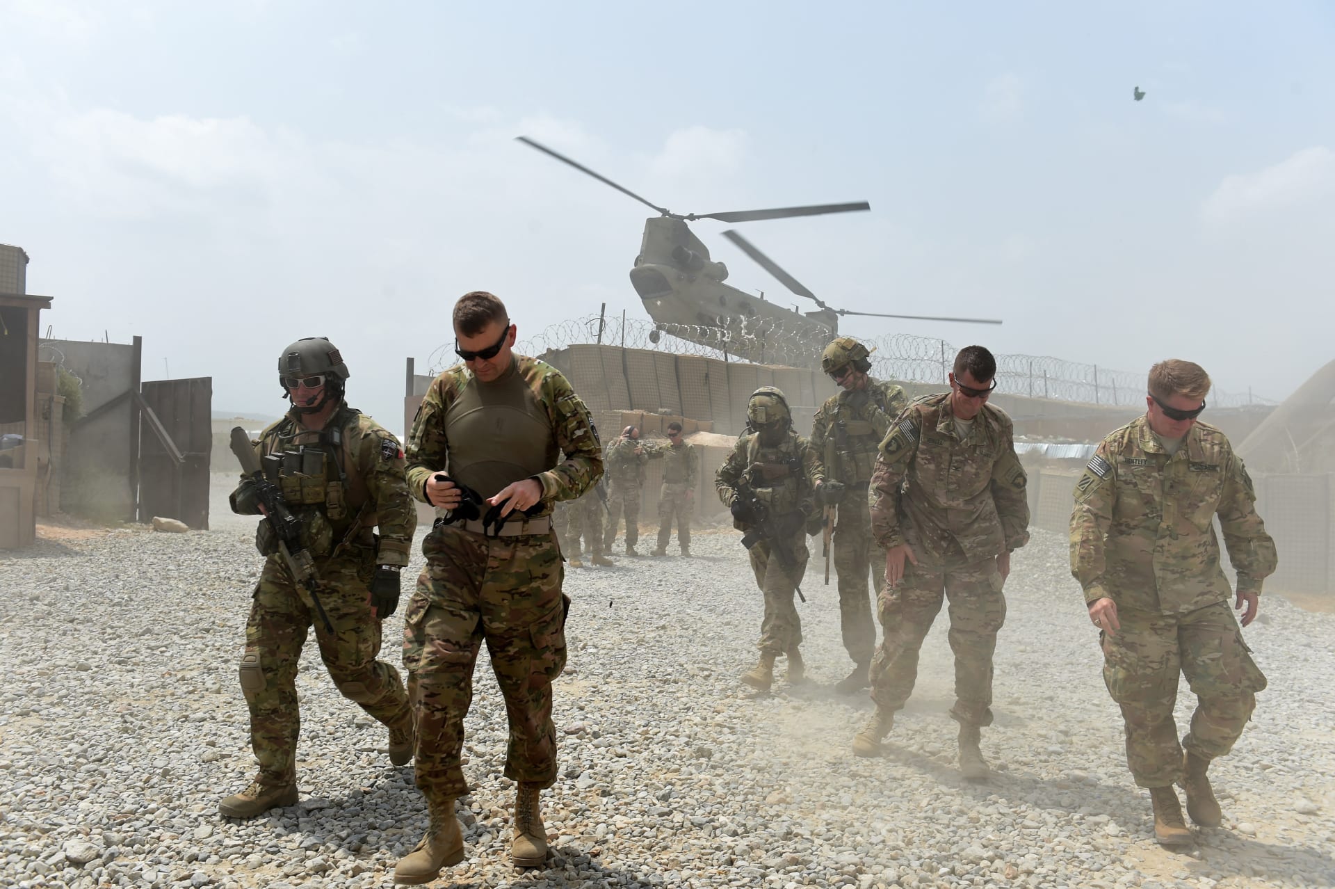 الناتو يعلن مقتل اثنين من جنوده في هجوم مسلح جنوب أفغانستان