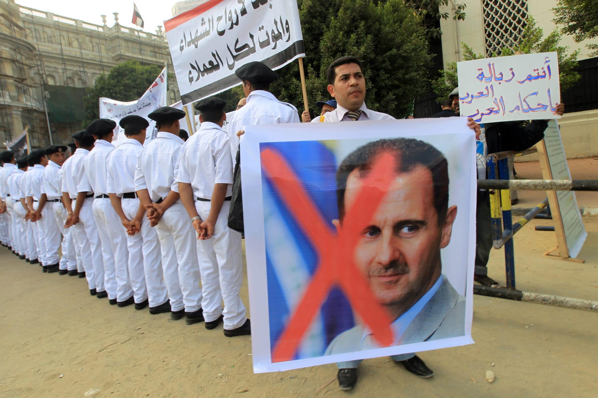 ناطق باسم الإخوان: الأسد أكد خيانة الأجهزة العسكرية بعهد مرسي ويريد دعم مصر له بعدما فقد الأرض