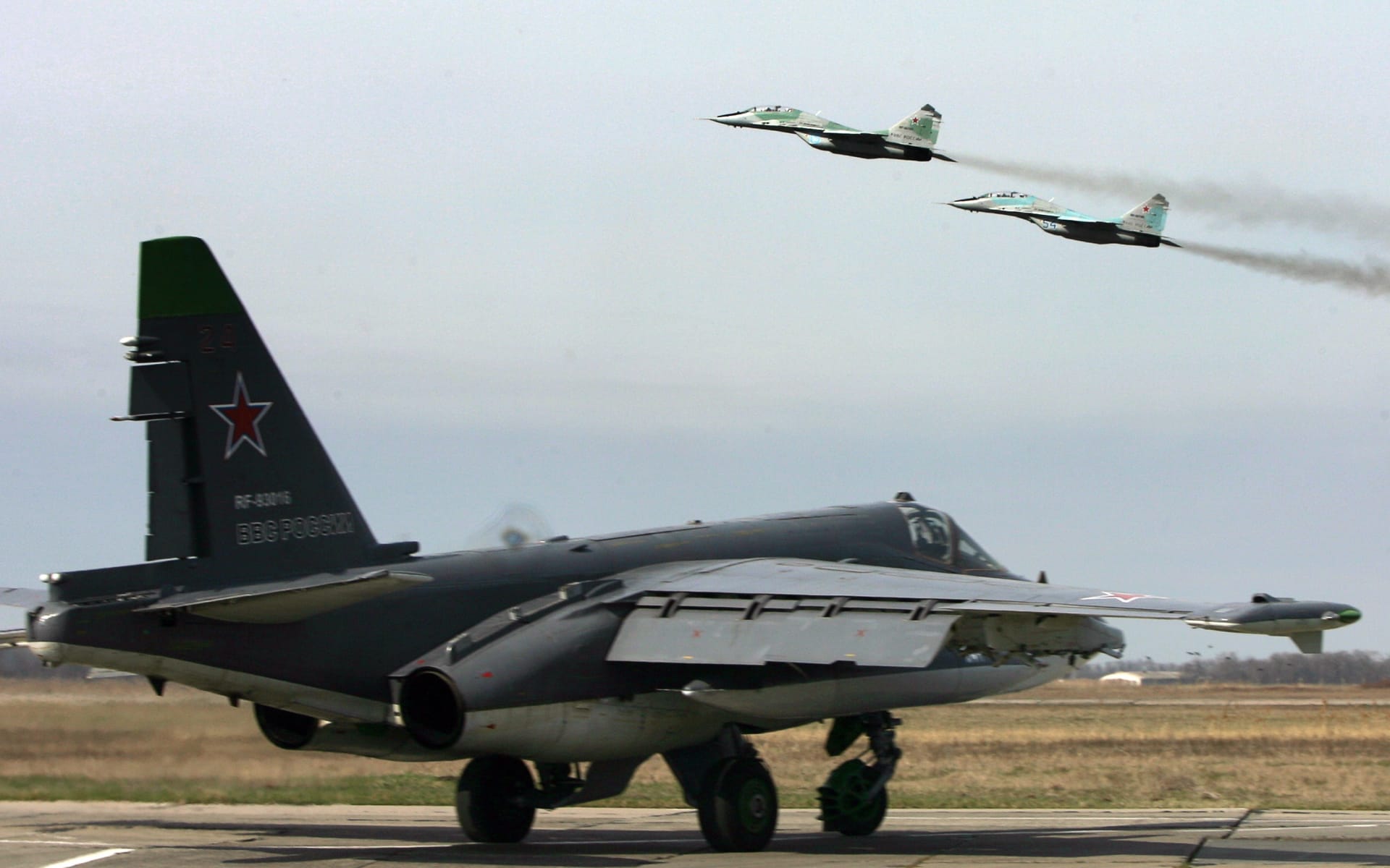 واشنطن: روسيا تشن أول غارة جوية عسكرية في سوريا 