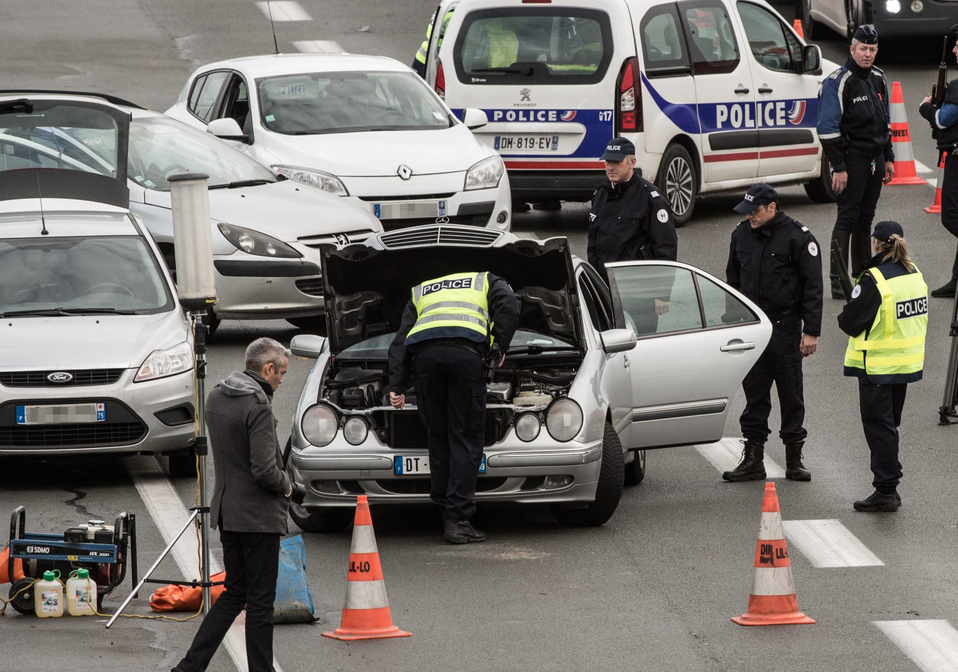رئيس وزراء بلجيكا يعلن بقاء حالة الطوارئ في بروكسيل بالدرجة القصوى