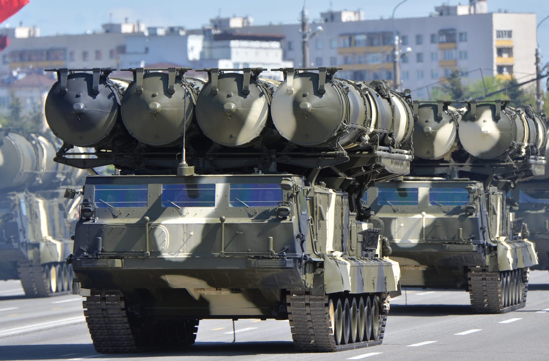 روسيا تبدأ توريد أنظمة صواريخ "S-300" إلى إيران