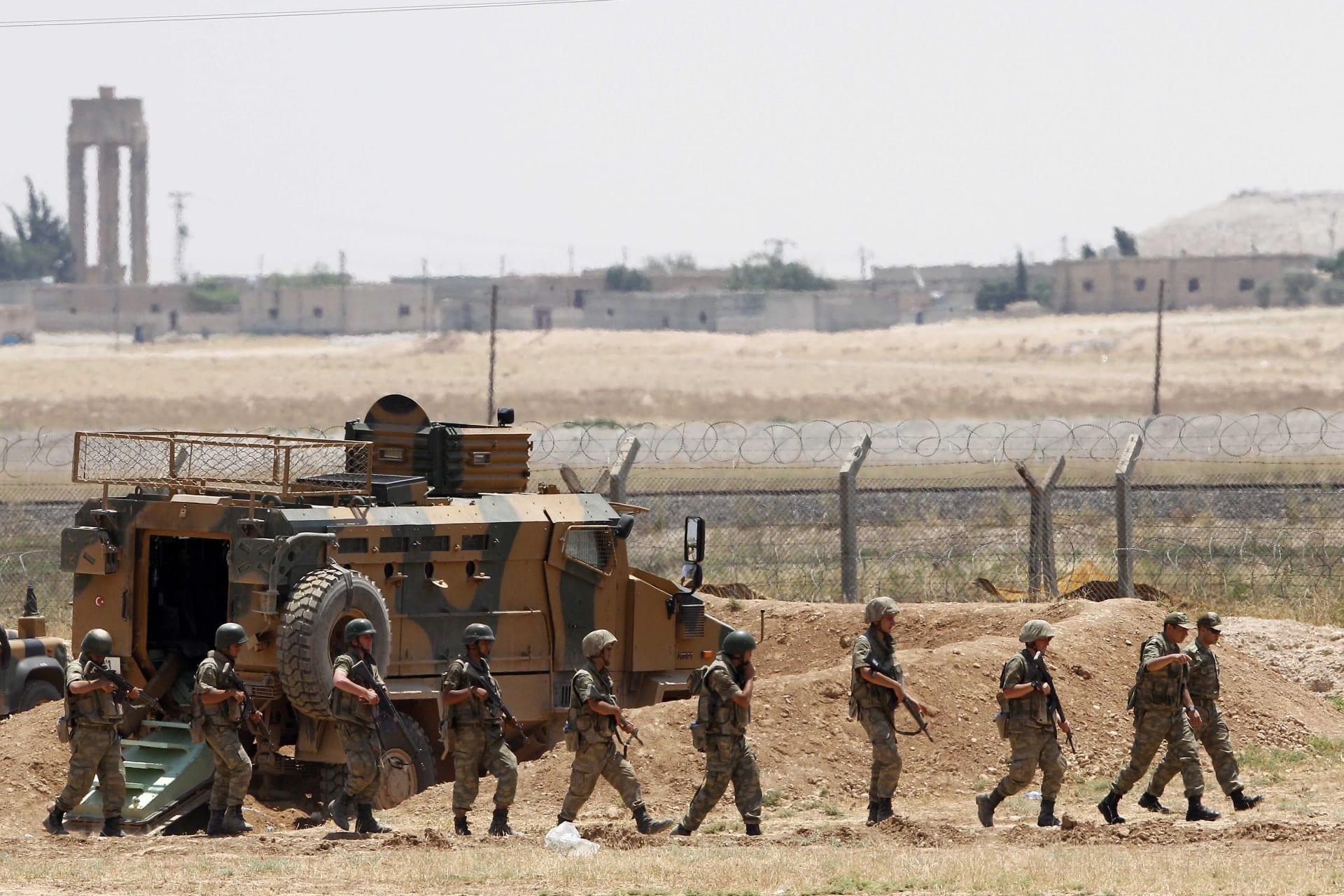تركيا.. توقيف 9 يشتبه بانتمائهم لداعش خلال محاولة لعبور الحدود مع سوريا