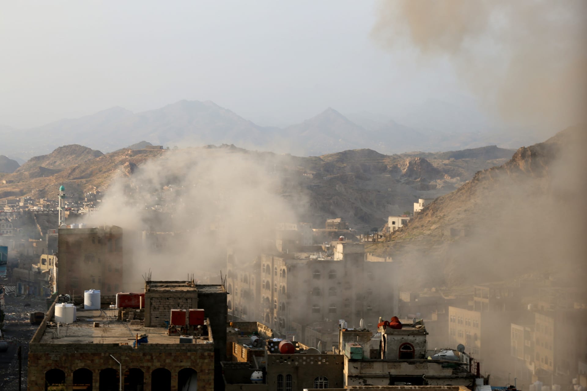 اليمن.. معارك عنيفة في حجة توقع 100 قتيل بـ3 أيام