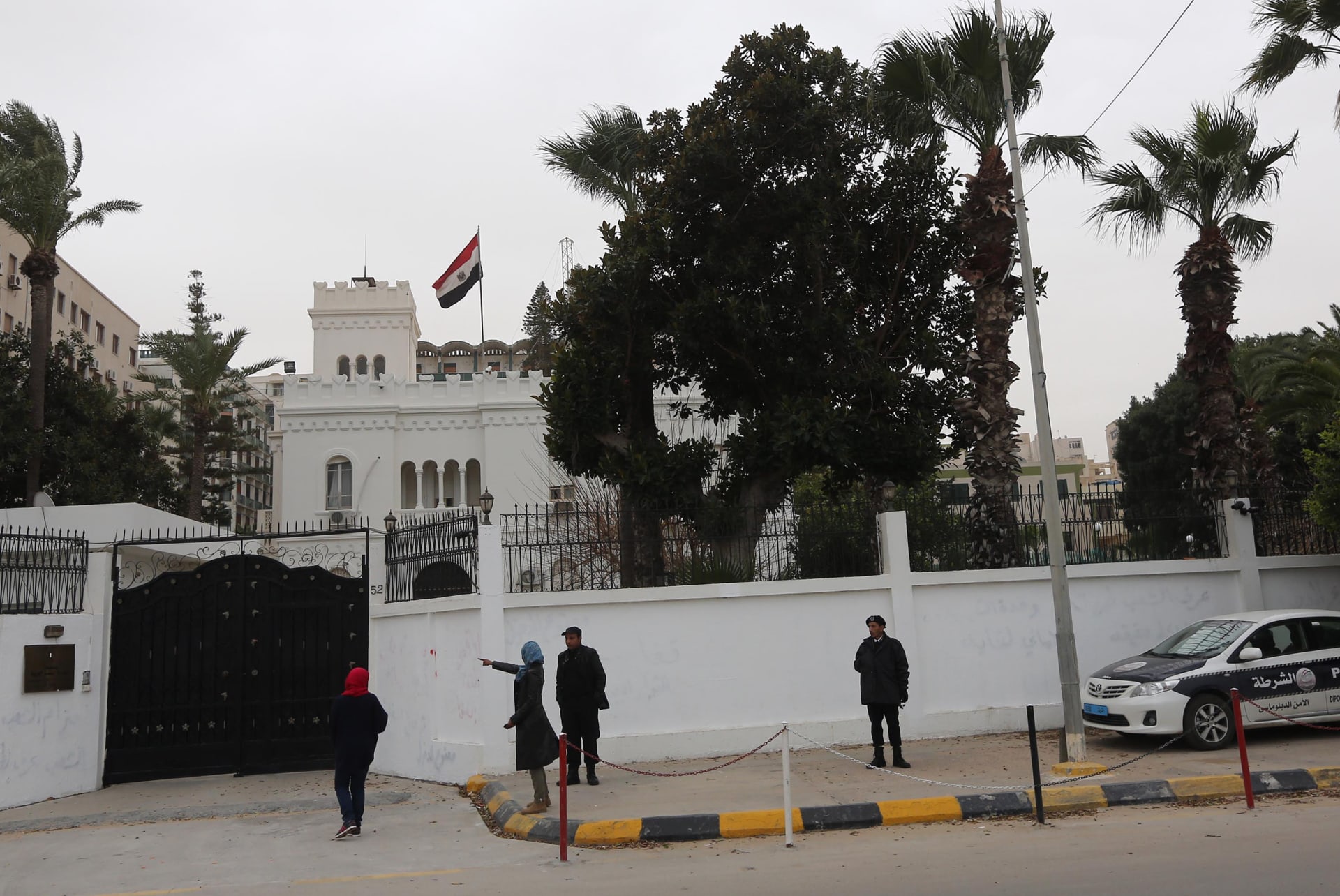 مصر.. أنباء عن إفراج السلطات الليبية عن 21 مصريا بعد احتجازهم بتهمة دخول الدولة بطريقة غير شرعية