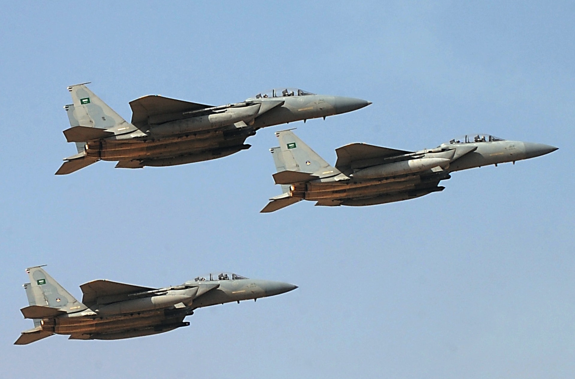 السعودية: قوات الدفاع الجوي تدمر صاروخا باليستيا ومنصة إطلاقه في اليمن