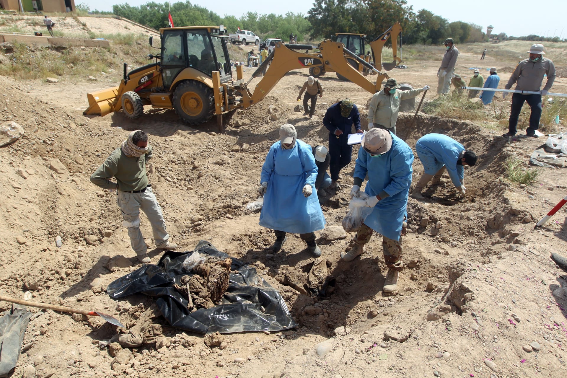 العراق: اكتشاف مقبرة جماعية تضم 40 جثة بالقرب من الرمادي