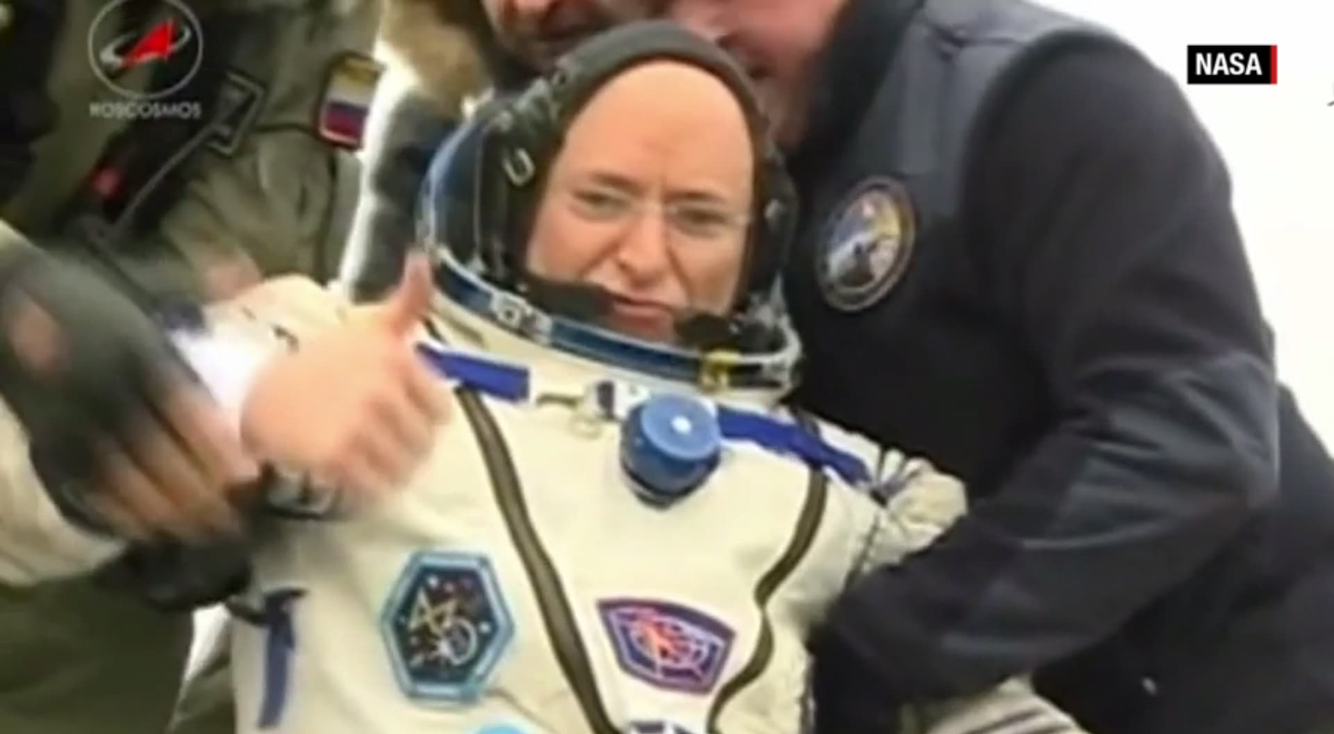 رائد الفضاء سكوت كيلي يعود إلى الأرض بعد قضاء عام خارج الكوكب