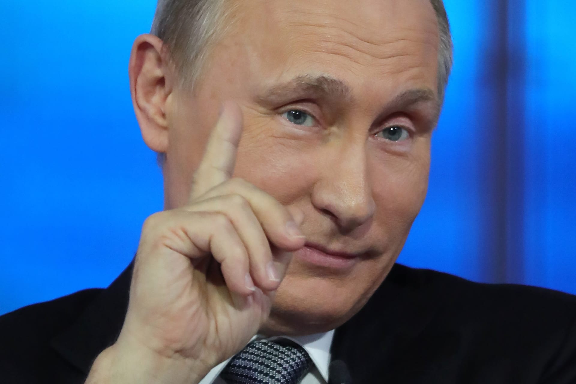 بوتين يتهم أمريكا بأنها وراء وثائق بنما سعيا من واشنطن لزعزعة استقرار روسيا