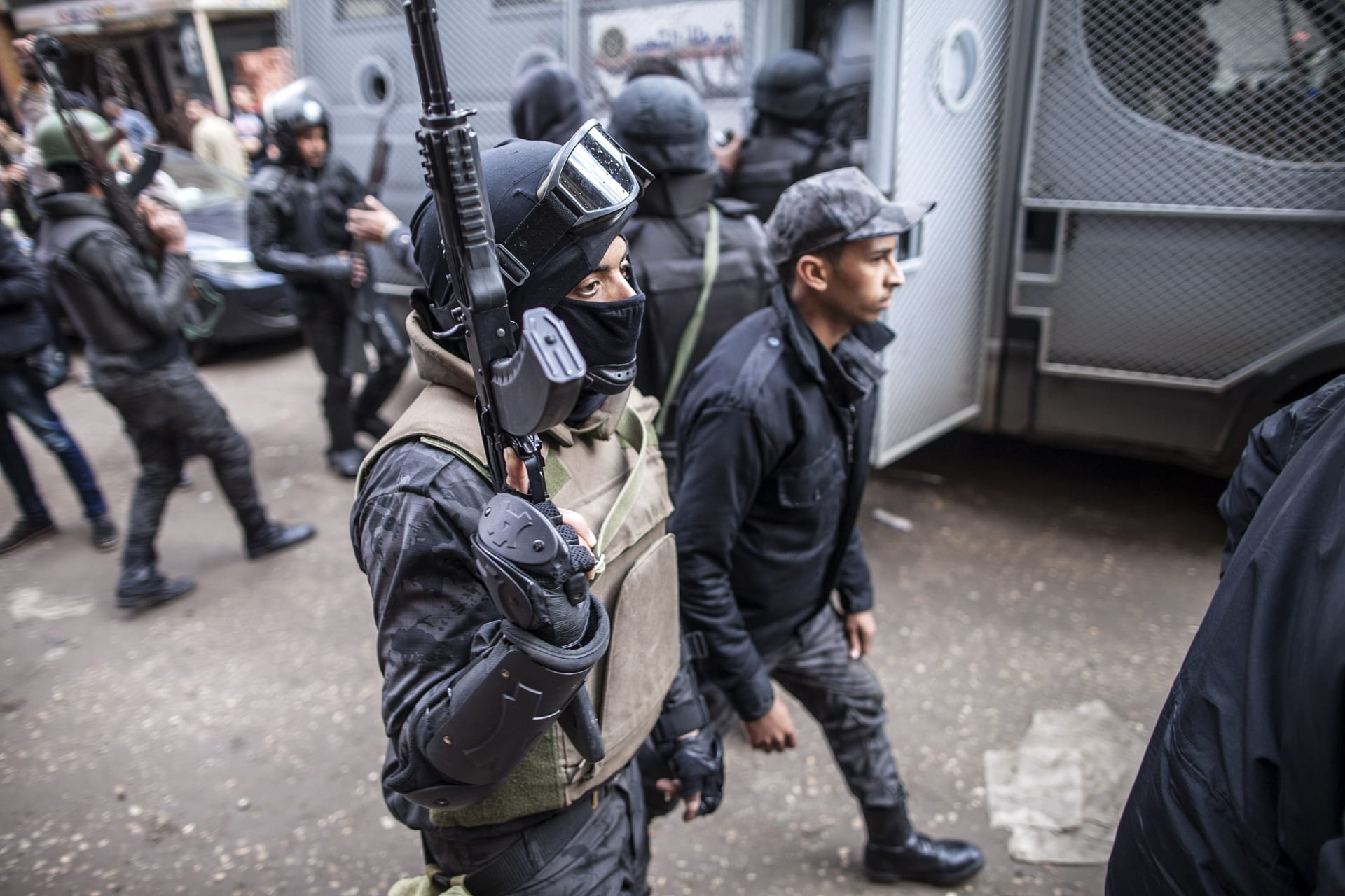 مصر: مقتل 8 ضباط أمن بملابس مدنية.. وداعش يتبنى المسؤولية: "وحدة أمن جنود الخلافة" نفذت الهجوم