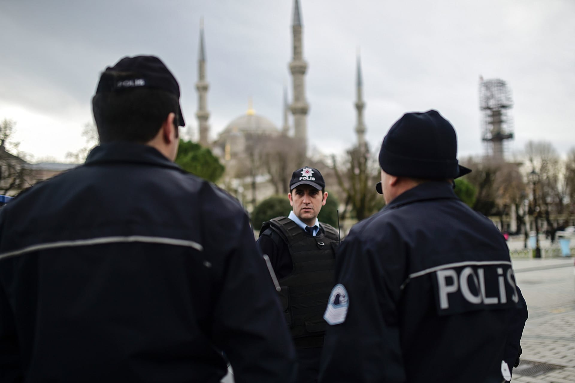 تركيا: إصابة 4 أشخاص إثر انفجار عبوة ناسفة في إسطنبول