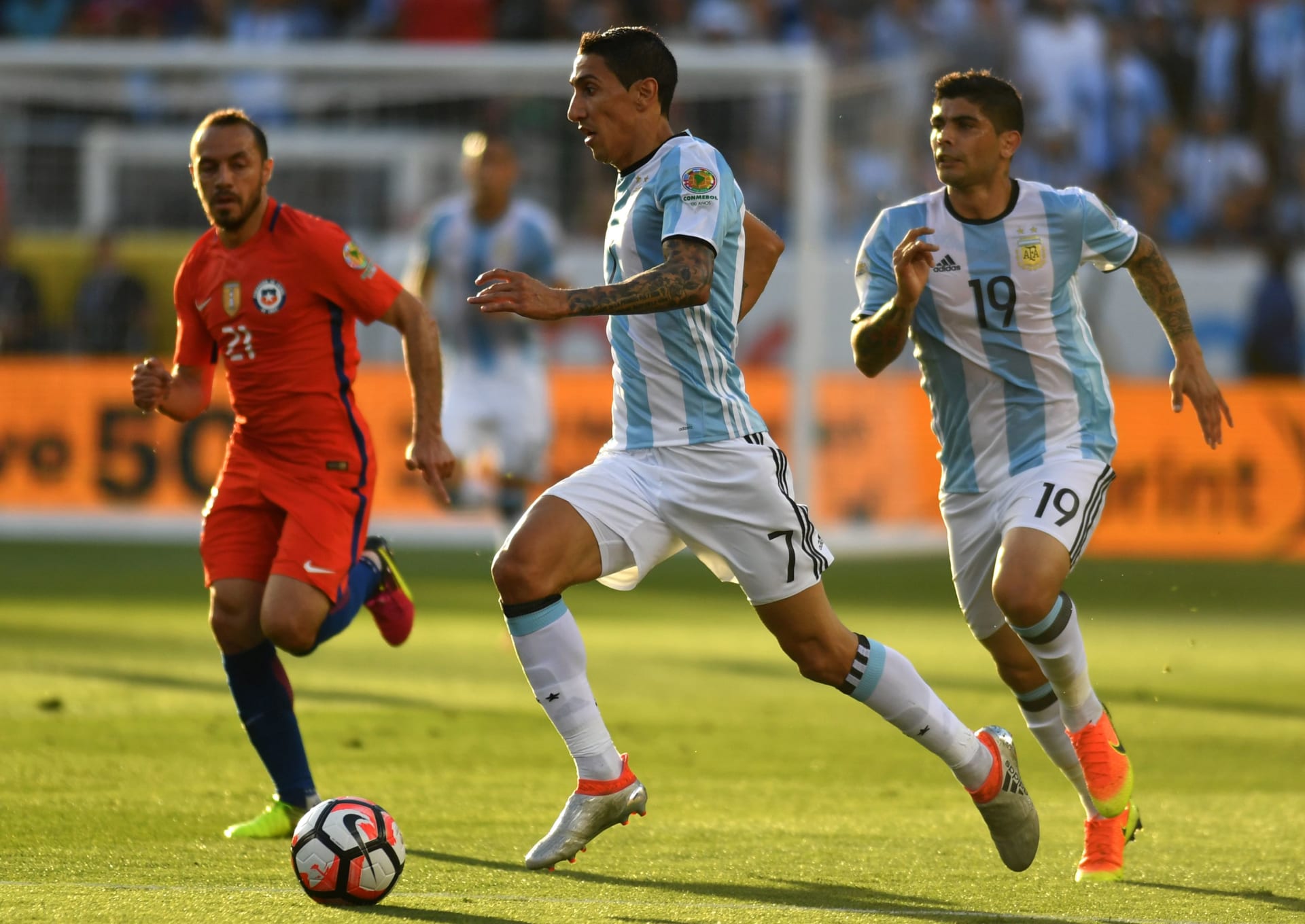 الأرجنتين تثأر من تشيلي وبنما تحقق فوزا تاريخيا