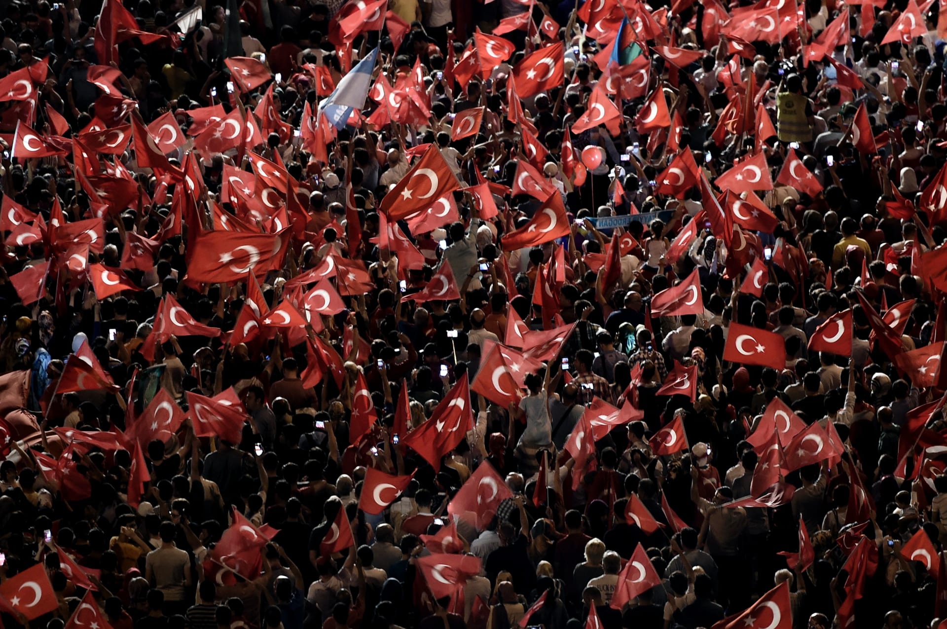 جميل مطر يكتب عن أوروبا ومحاولة الانقلاب في تركيا: يراهنون على الشعوب