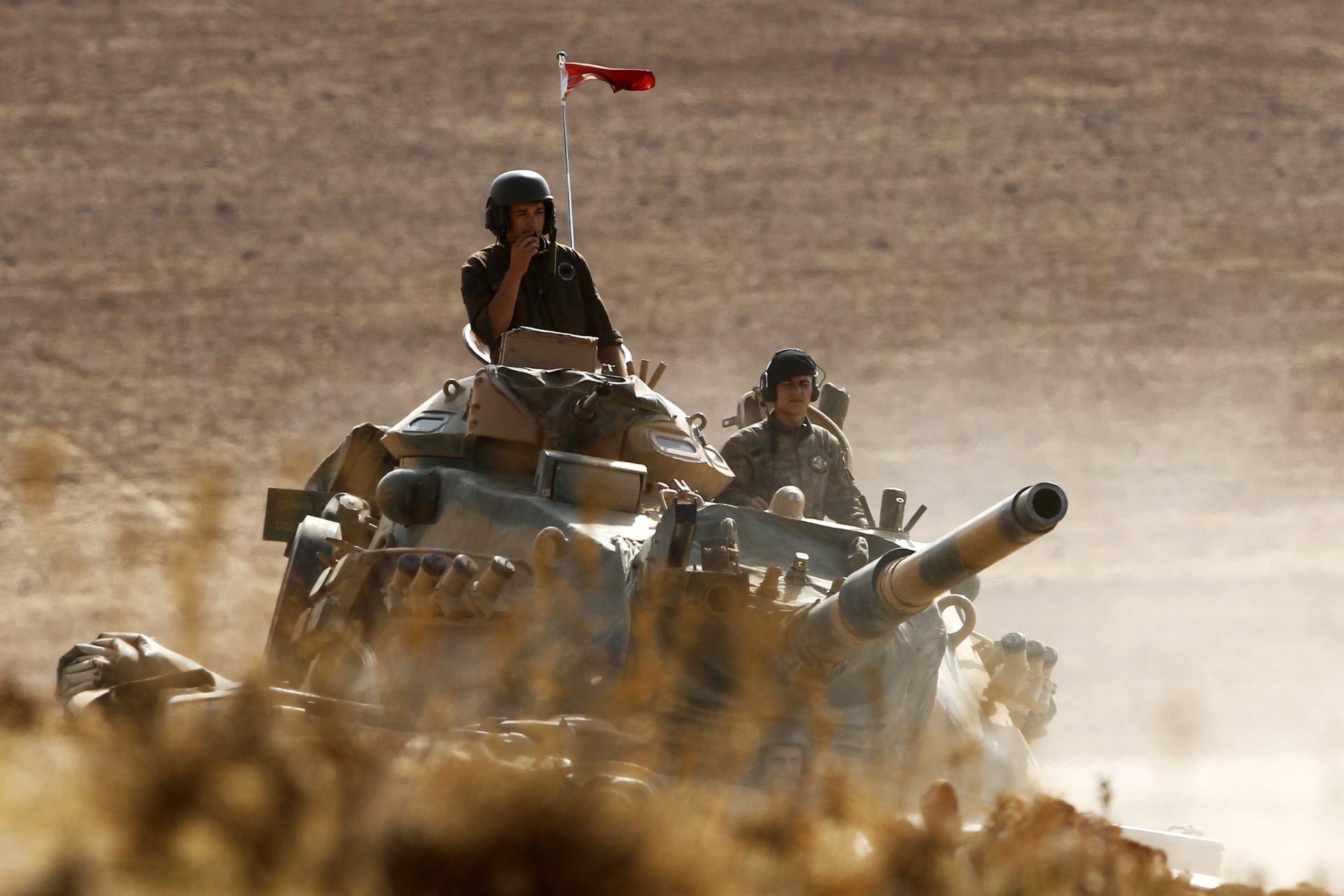 تركيا تقصف "داعش" والحزب الكردي بشمال سوريا