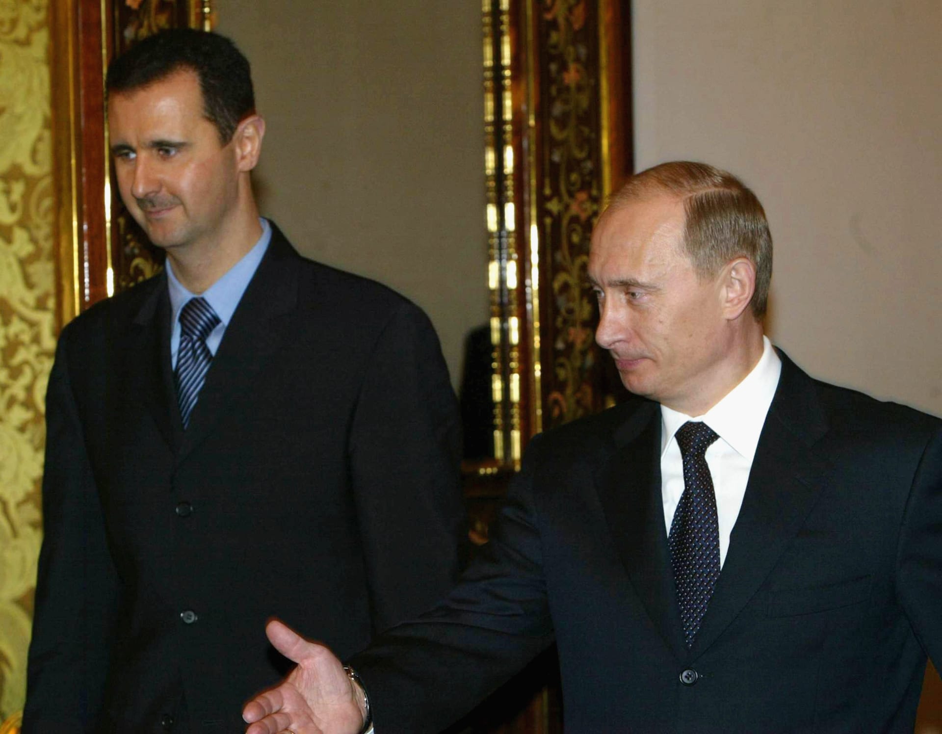 سوريا وروسيا تتهمان التحالف بقيادة أمريكا بتنفيذ غارات على قوات نظام الأسد