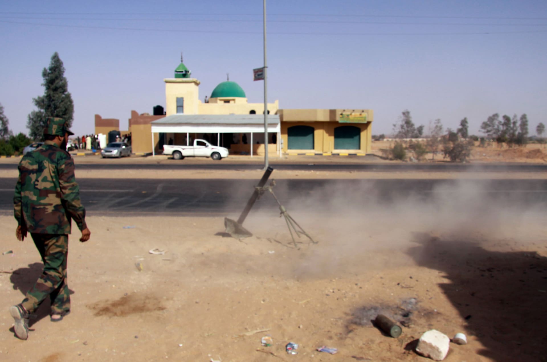 سكان محليون لـCNN: هجوم قرد يشعل اشتباكات دامية في ليبيا