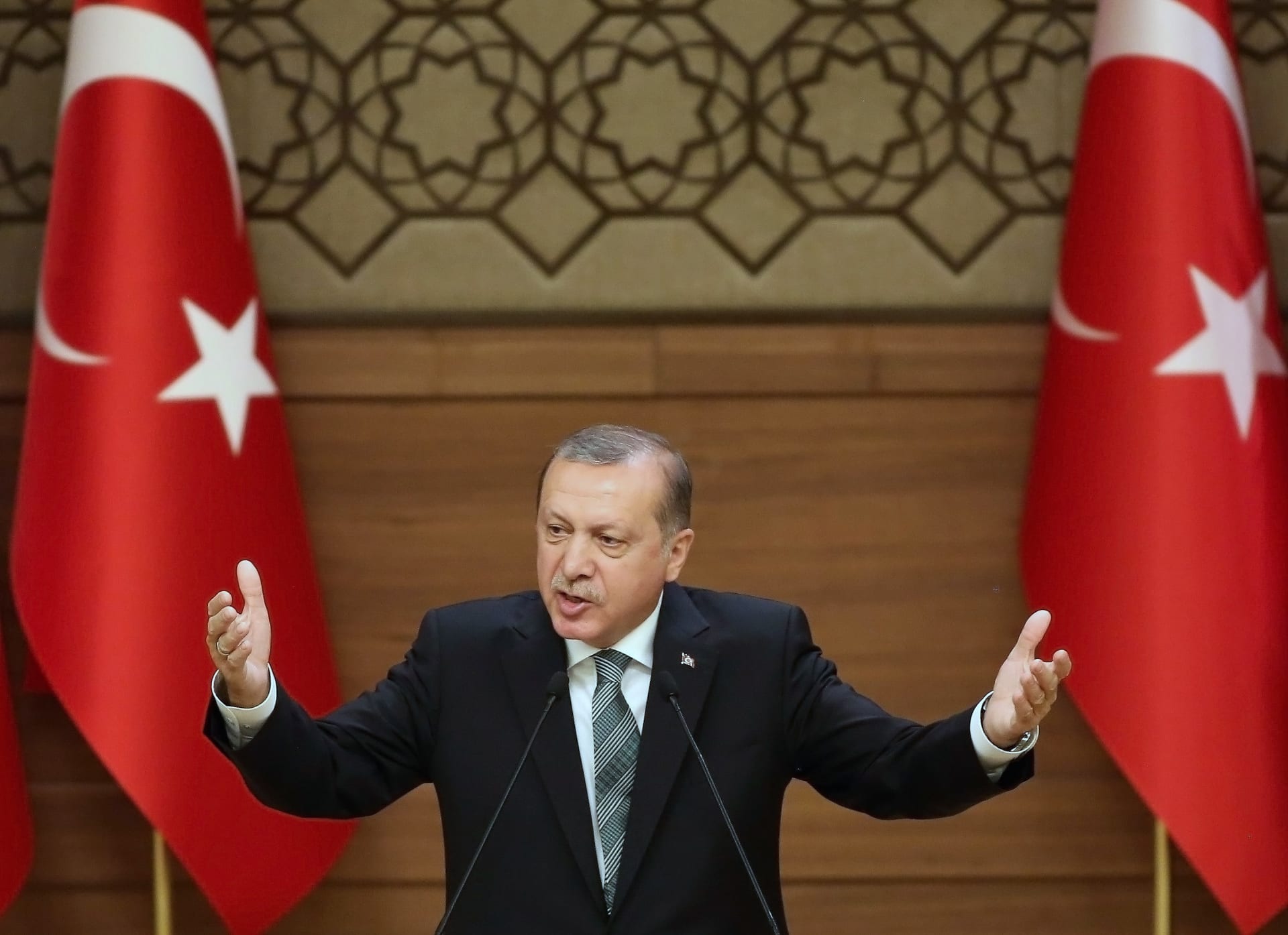 أردوغان: "درع الفرات" في سوريا لن تتوقف عند الباب وستواصل للرقة