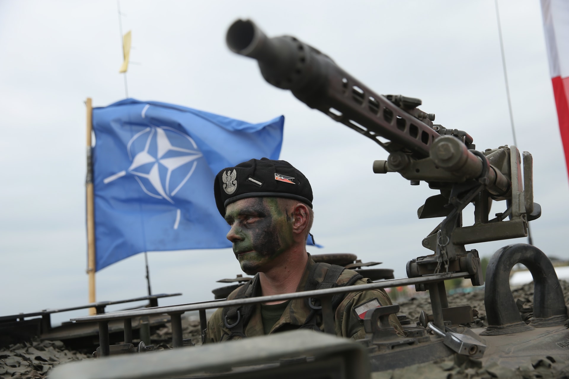 دول "الناتو" تزيد الإنفاق الدفاعي.. ولكن الفضل لا يعود لترامب 