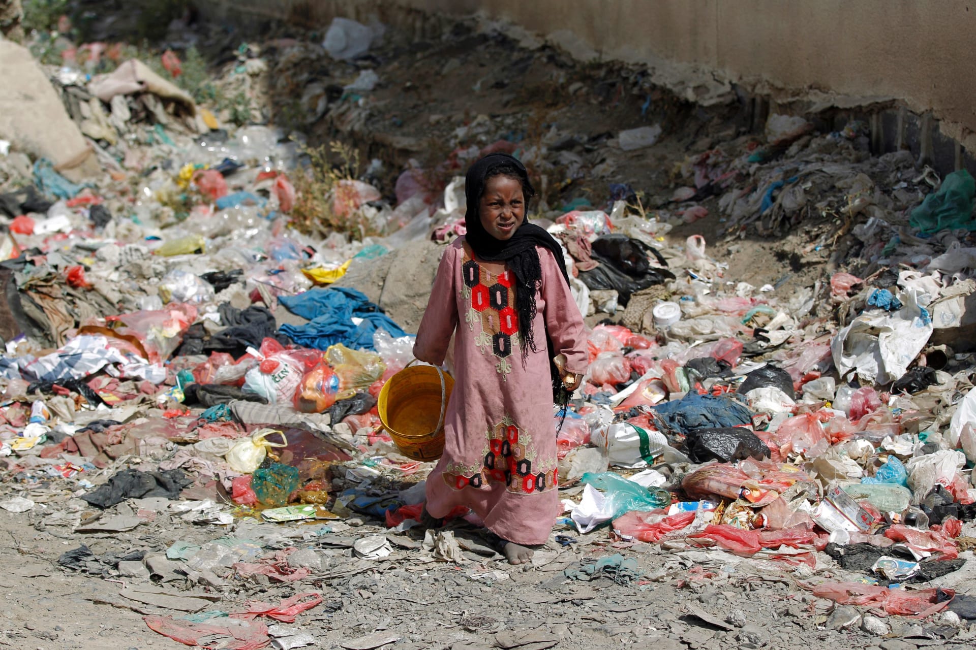 الأمم المتحدة: يموت طفل يمني كل 10 دقائق.. والسعودية تتبرع بـ150 مليون دولار لدعم جهود الإغاثة في اليمن