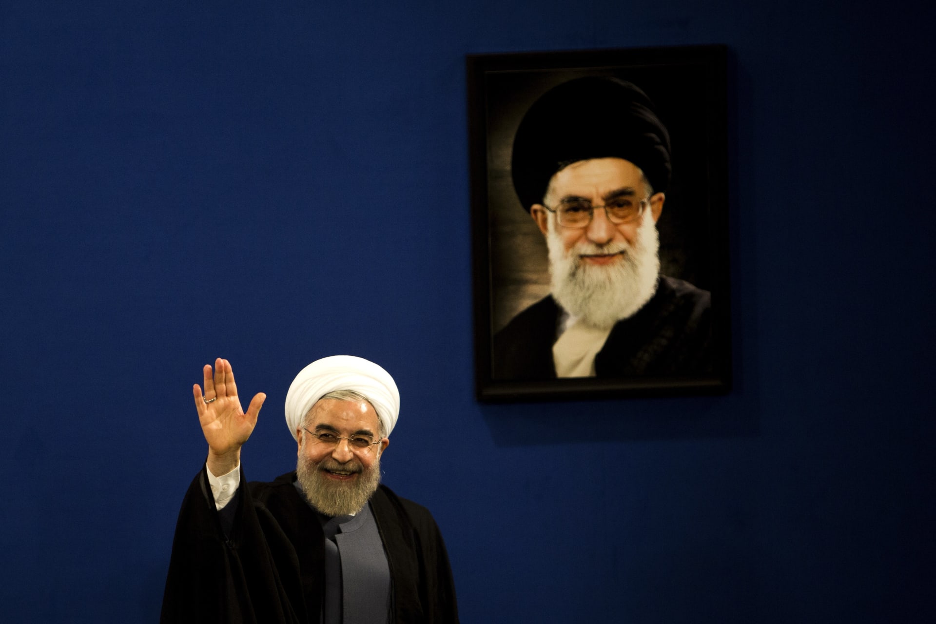 المعارضة الإيرانية: فوز روحاني "هزيمة نكراء" لخامنئي ومؤشر لـ"نهاية ولاية الفقيه"